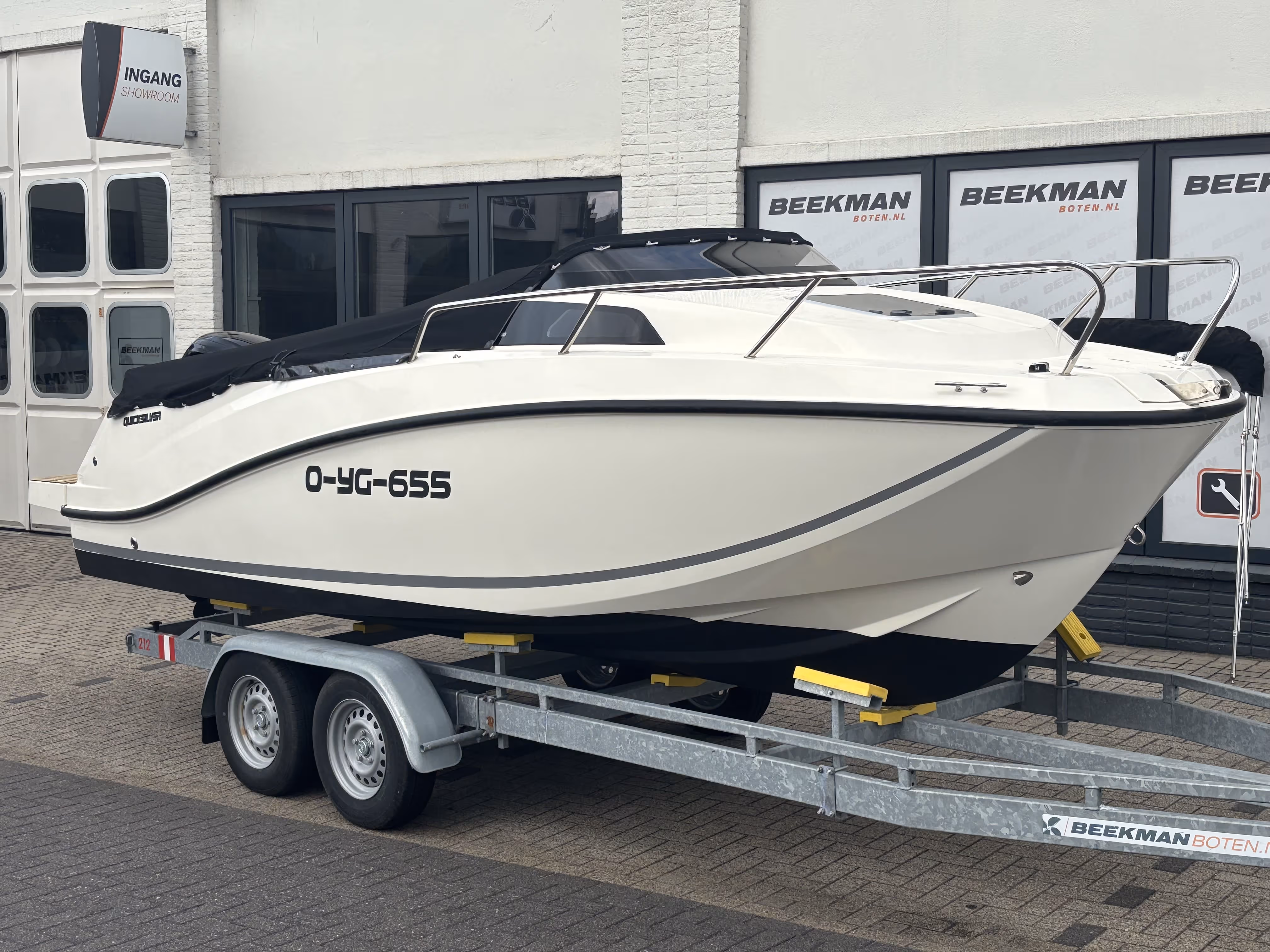 Quicksilver 555 Cabin