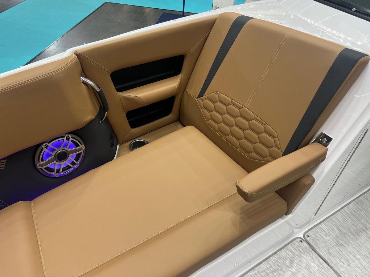 Four Winns H9 Bowrider