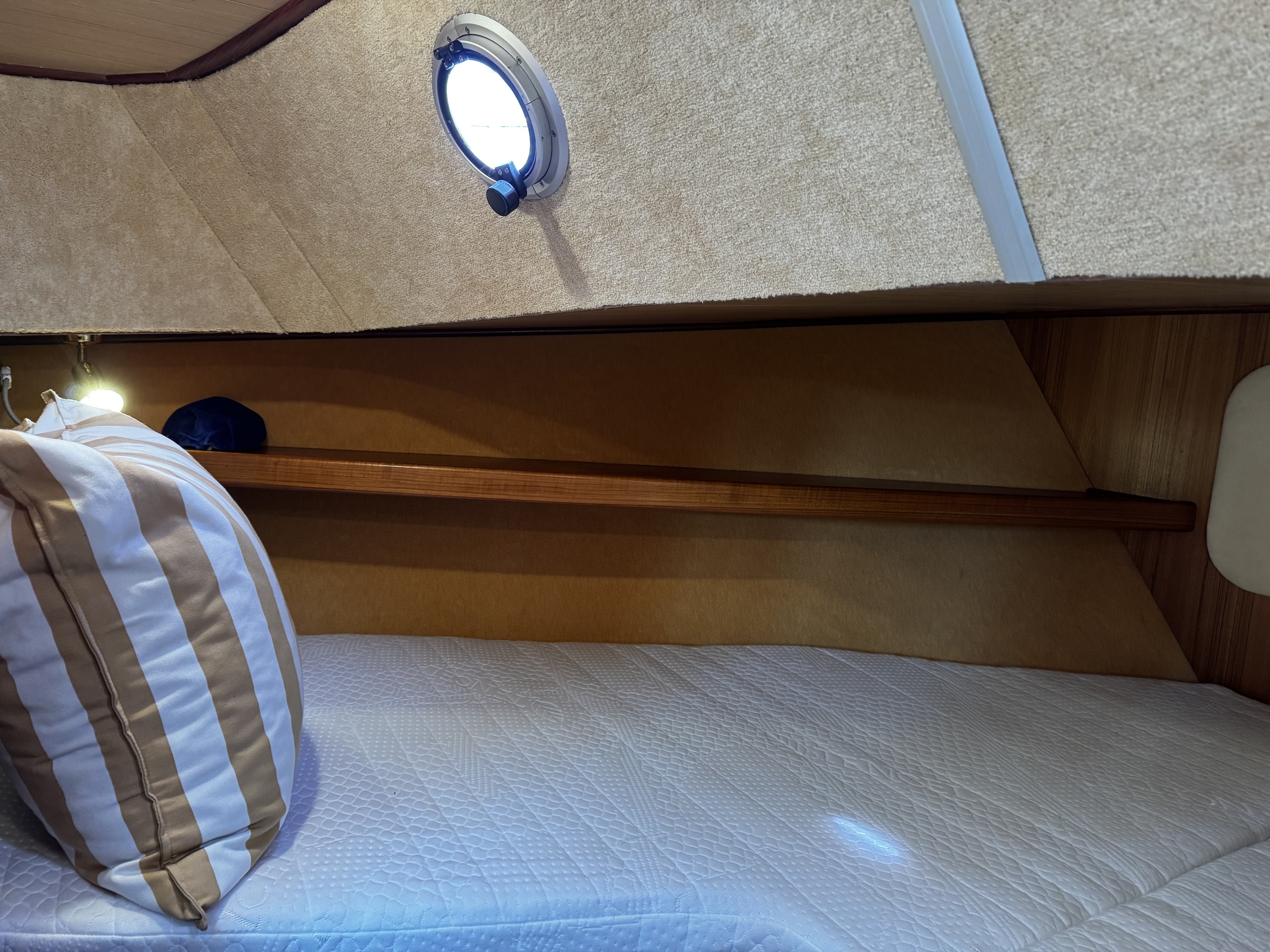 Aquanaut Drifter Trawler 1250 AK