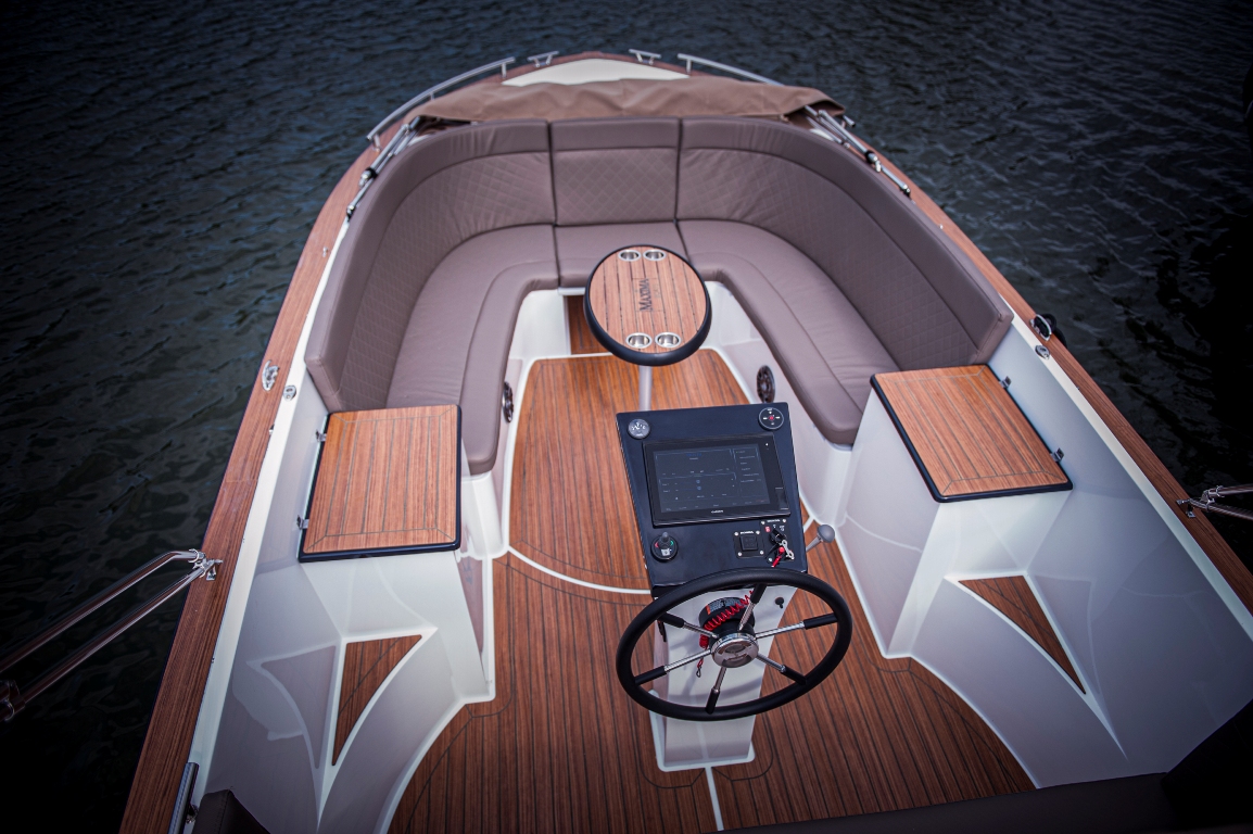 Maxima Boats 730