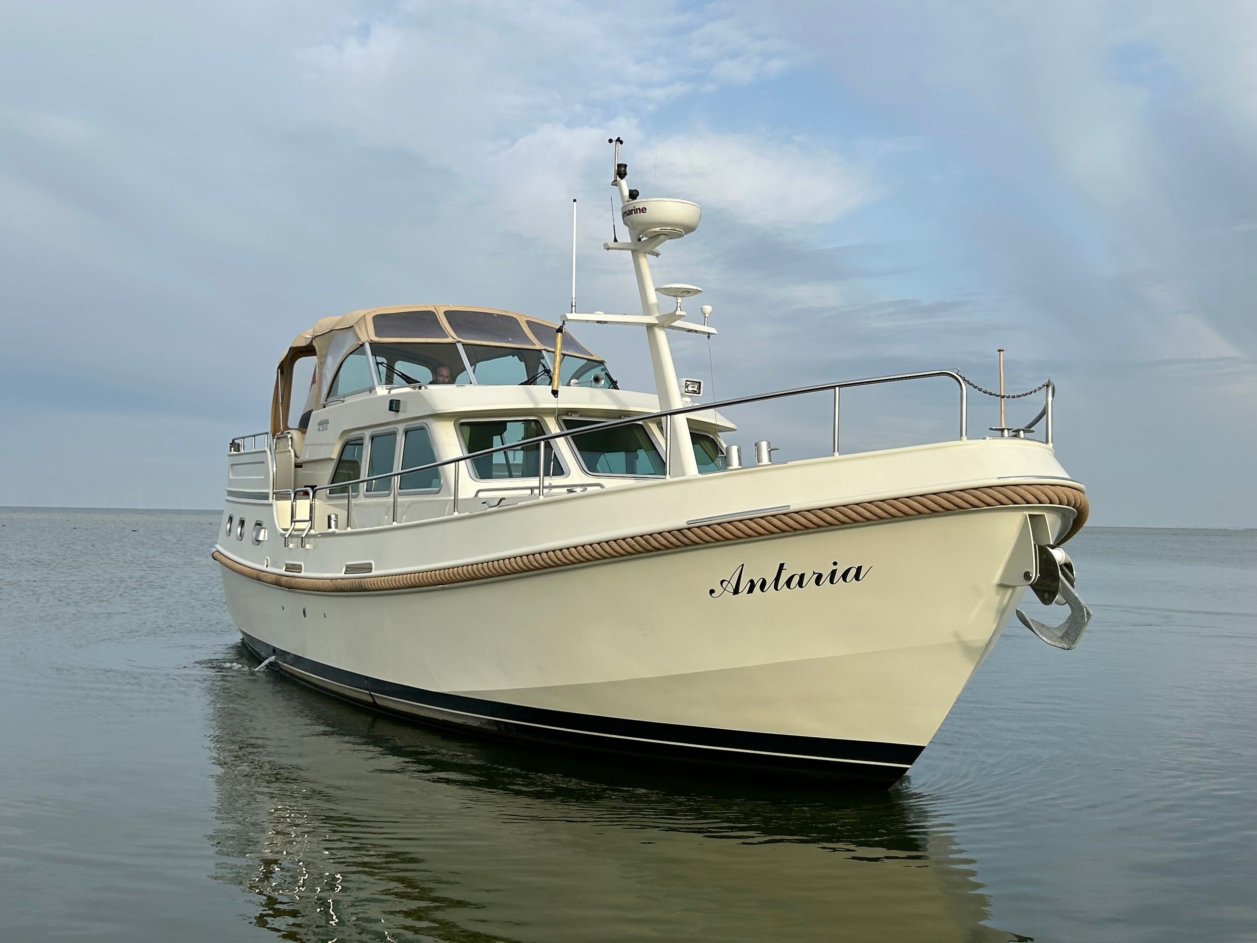 Linssen Grand Sturdy 430 AC MKII Twin Met Stabilizers