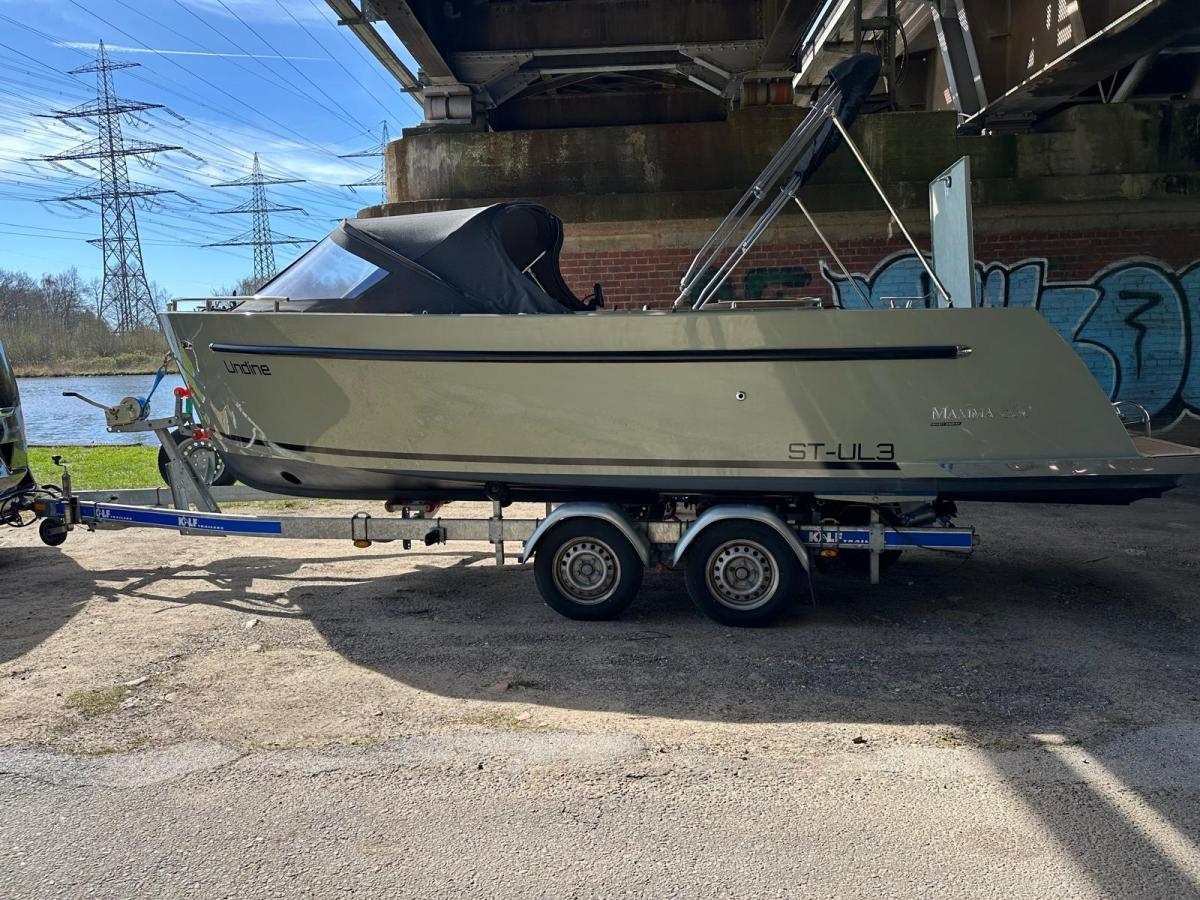 Maxima 630 Tender met boegschroef