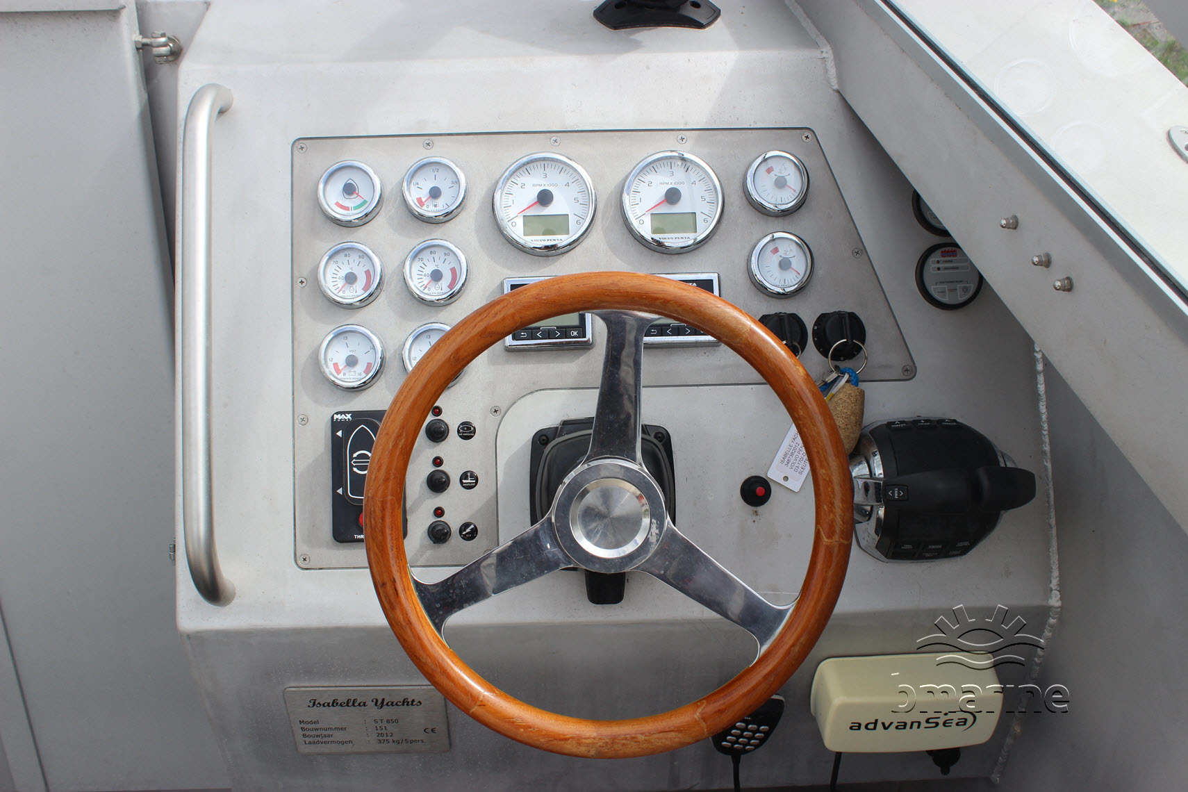 Isabella Yachts ST850