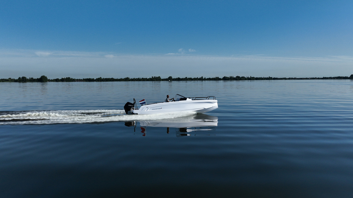 Axopar 25 Cross Bow & Cross Top