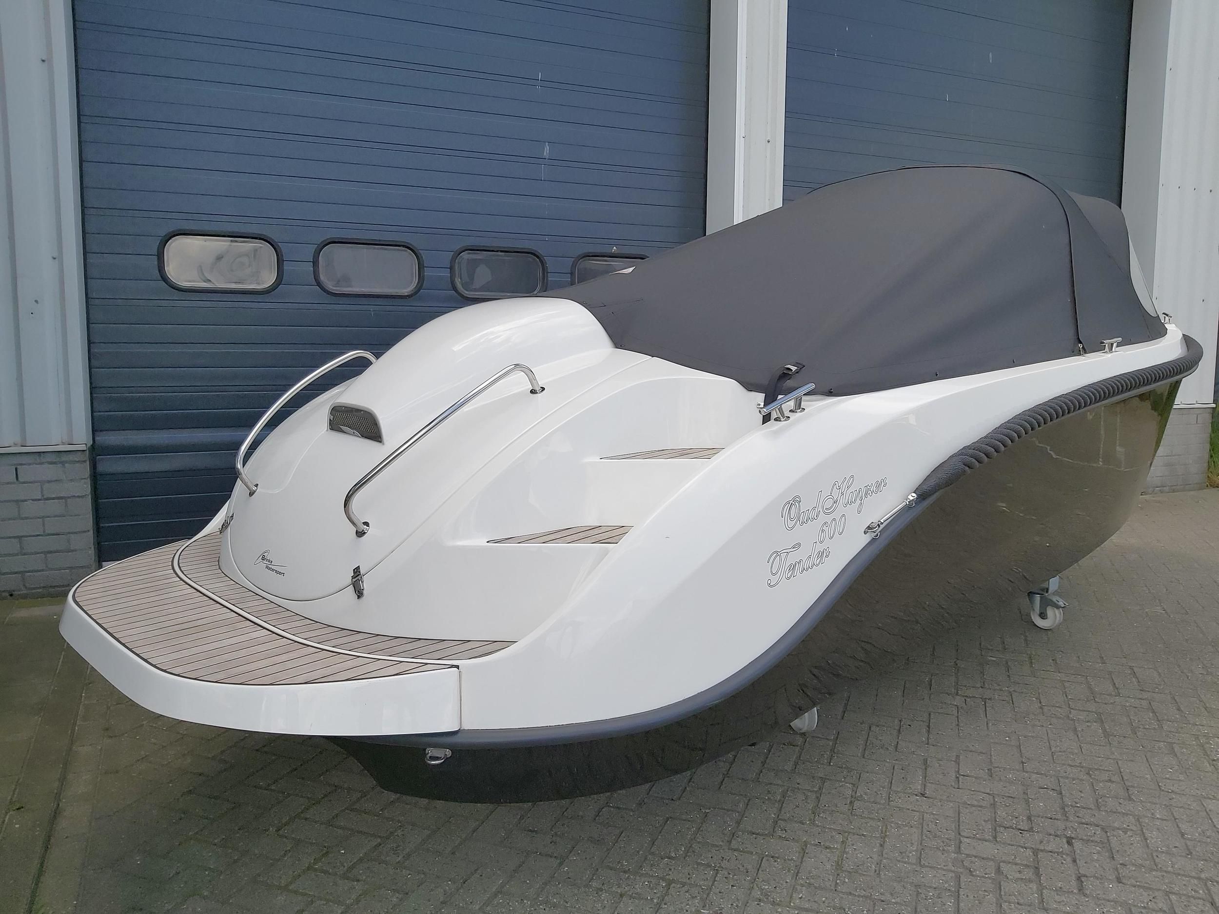 Oud Huijzer 600 Tender