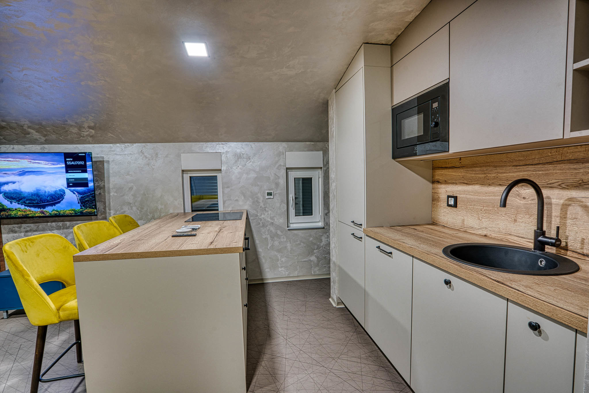 Luxury Homes Houseboat
