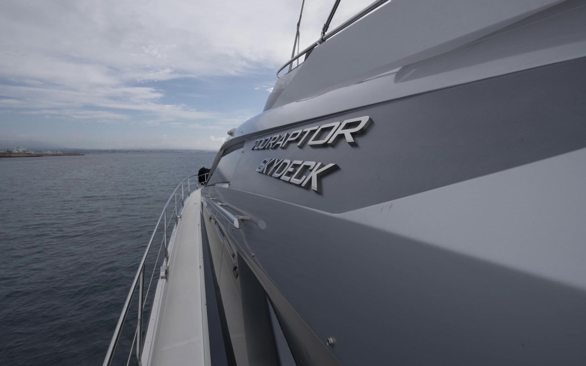 Galeon 700 Raptor Skydeck
