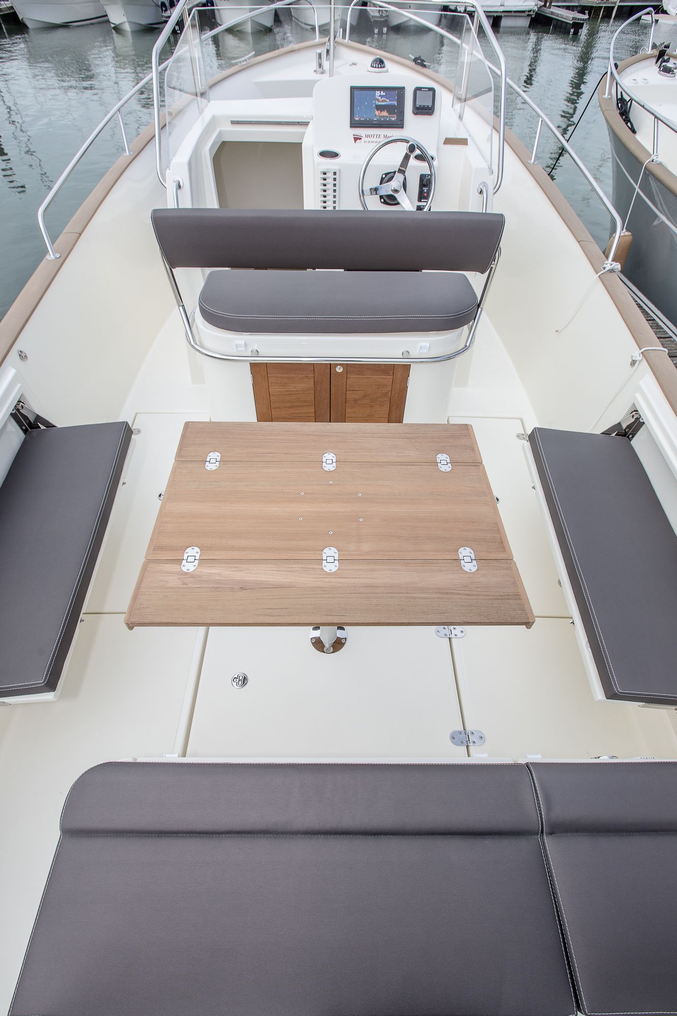 Rhea 27 Open