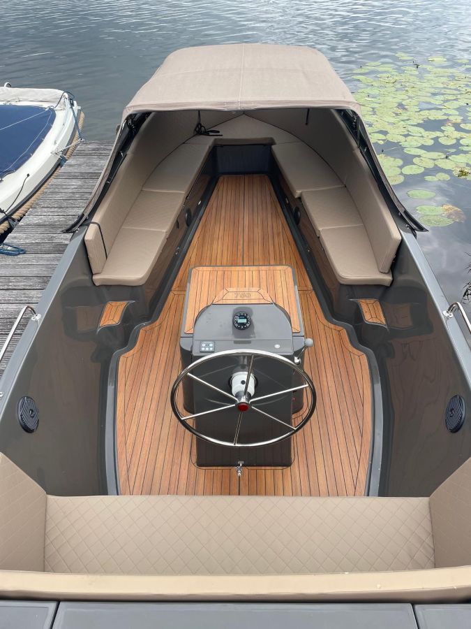 Stout 750 demo Loosdrecht verkocht