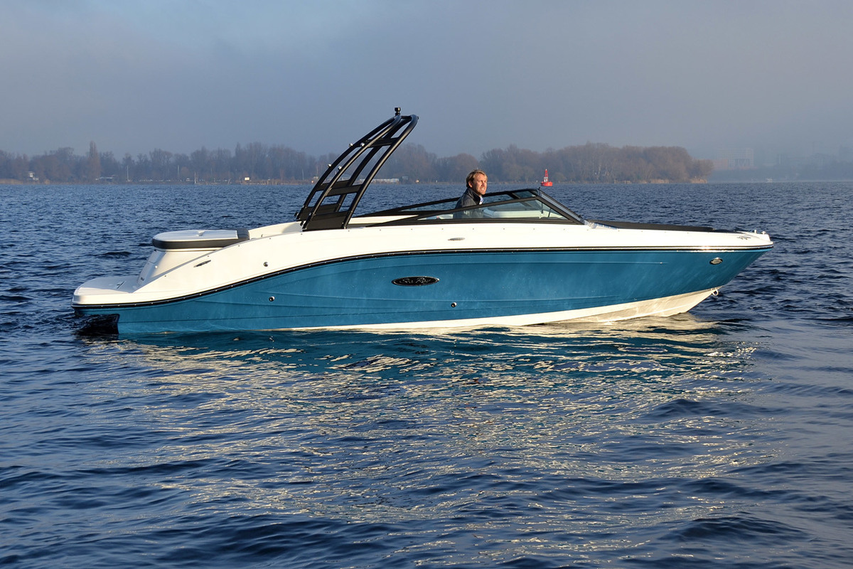 Sea Ray SPX 230