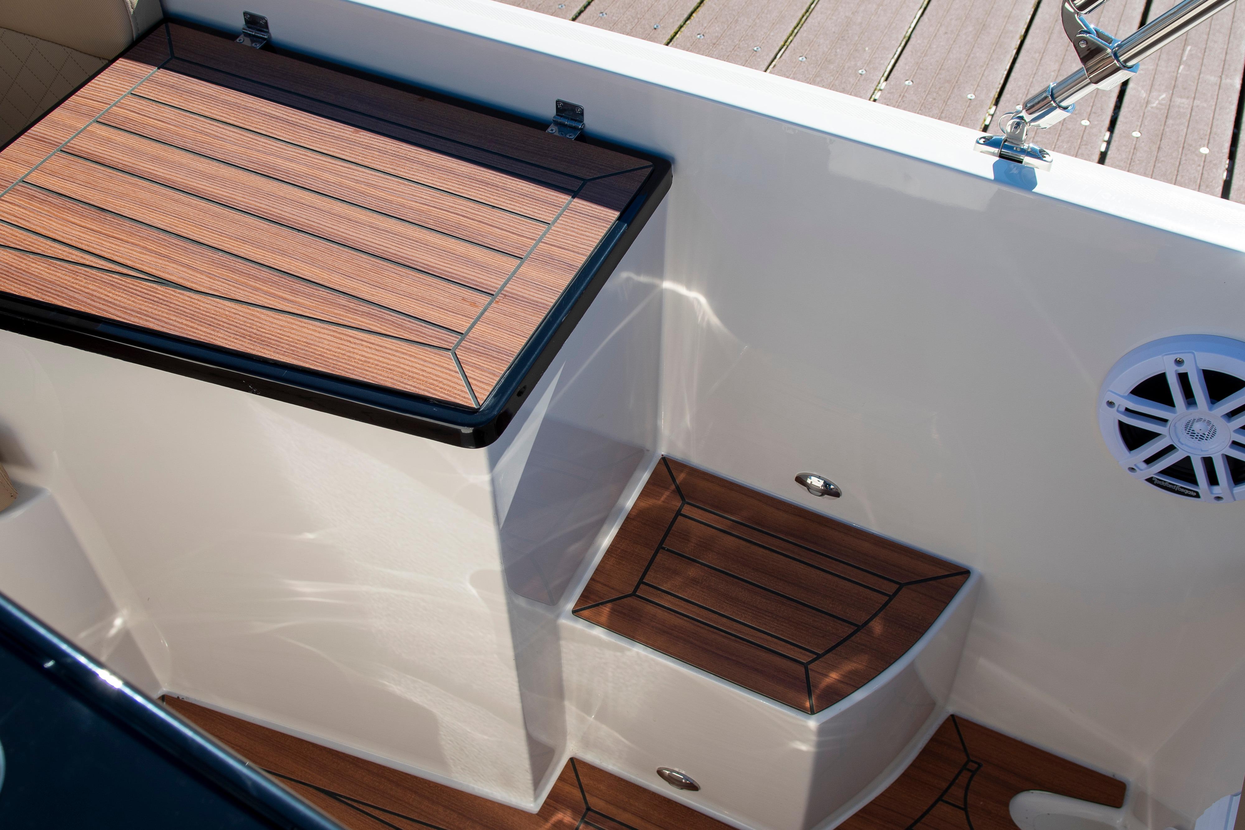 Lago Amore 606 Tender