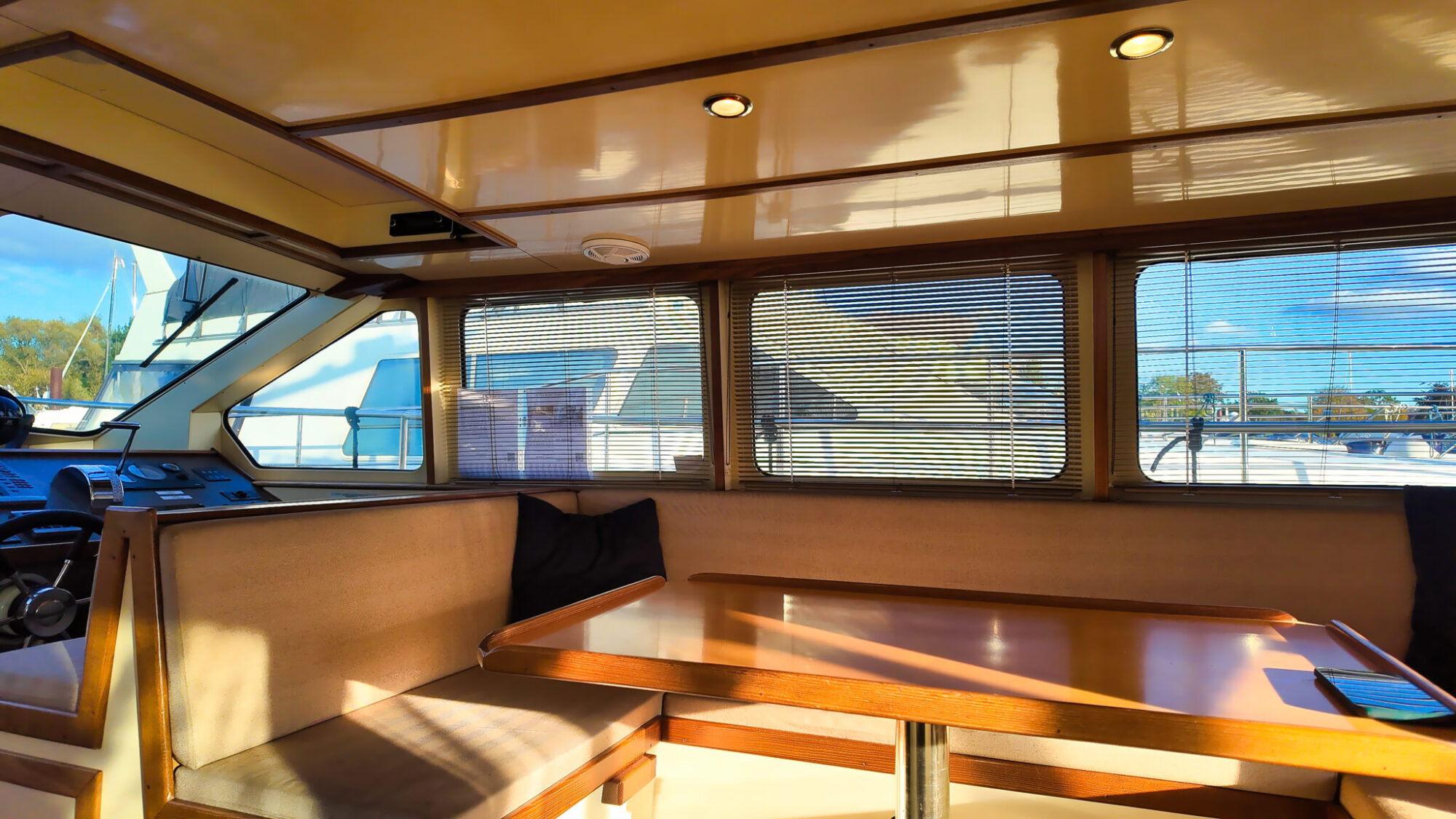 Bruce Roberts Euro 12.00 Flybridge