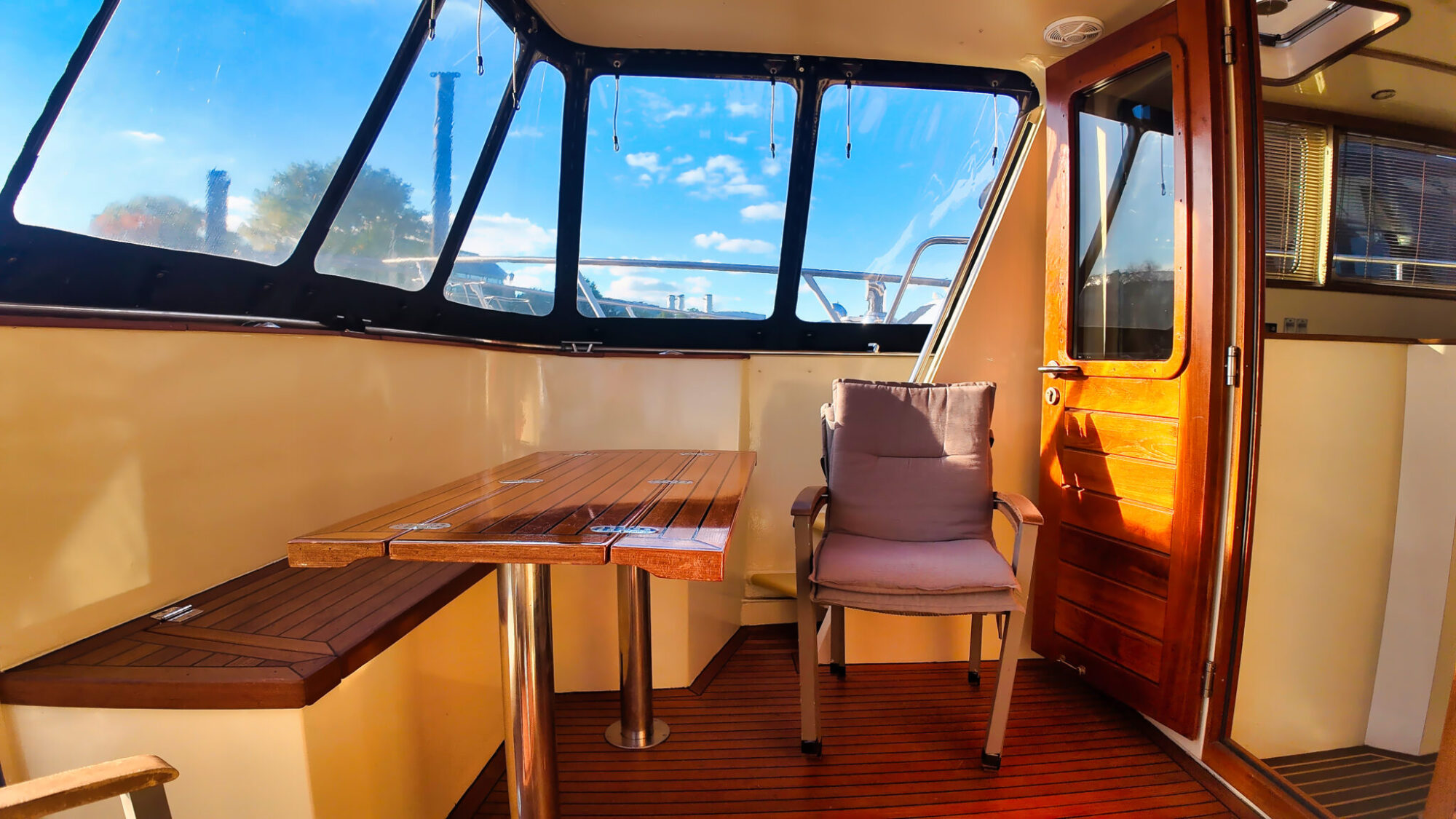 Bruce Roberts Euro 12.00 Flybridge