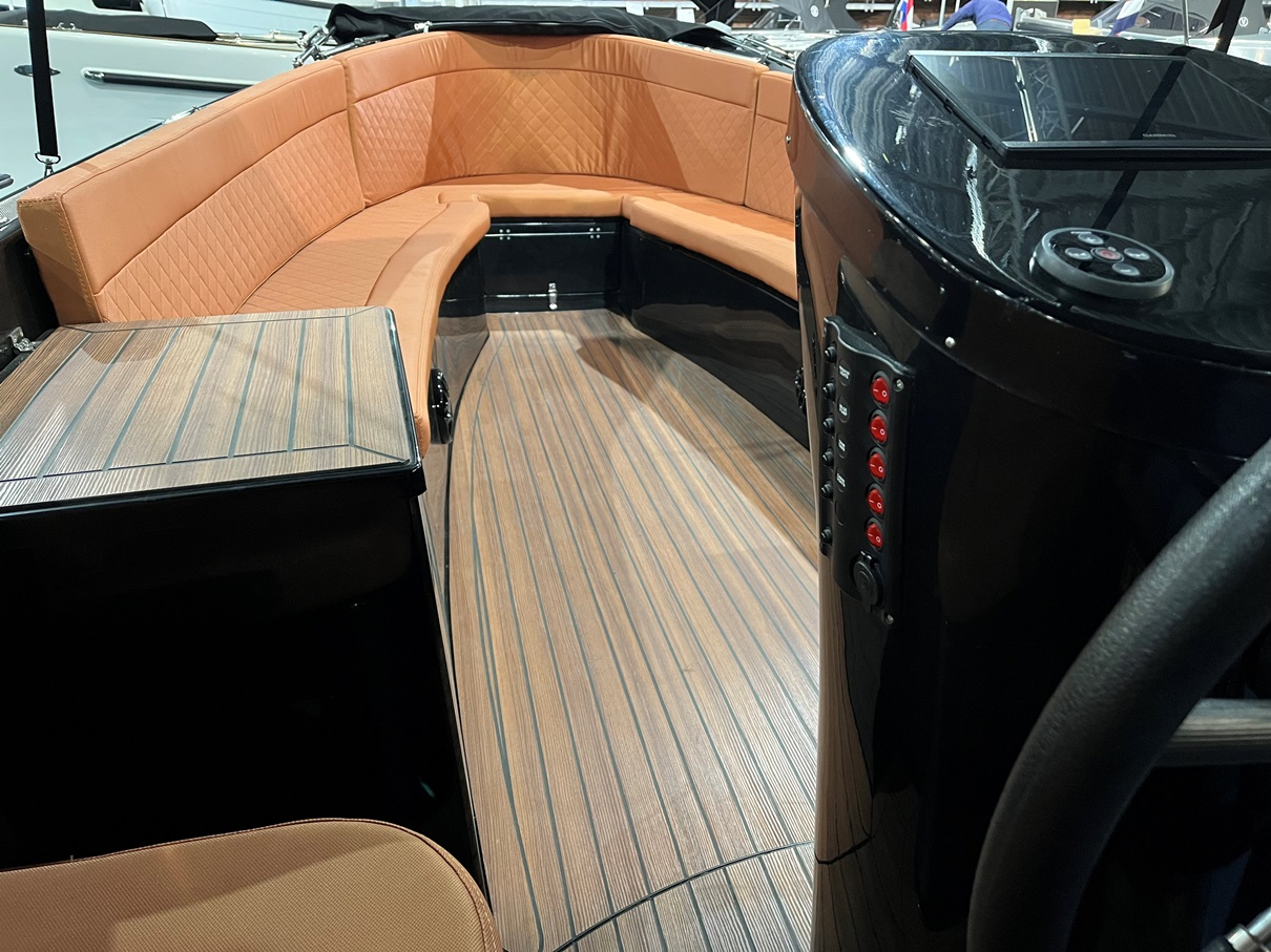 Maxima Boats Aanbieding -  650 Flying Lounge met Honda 40 pk