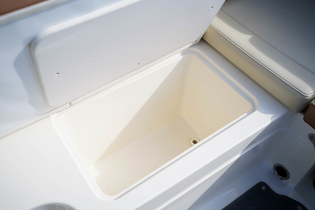 Sea Ray Sun Sport 230