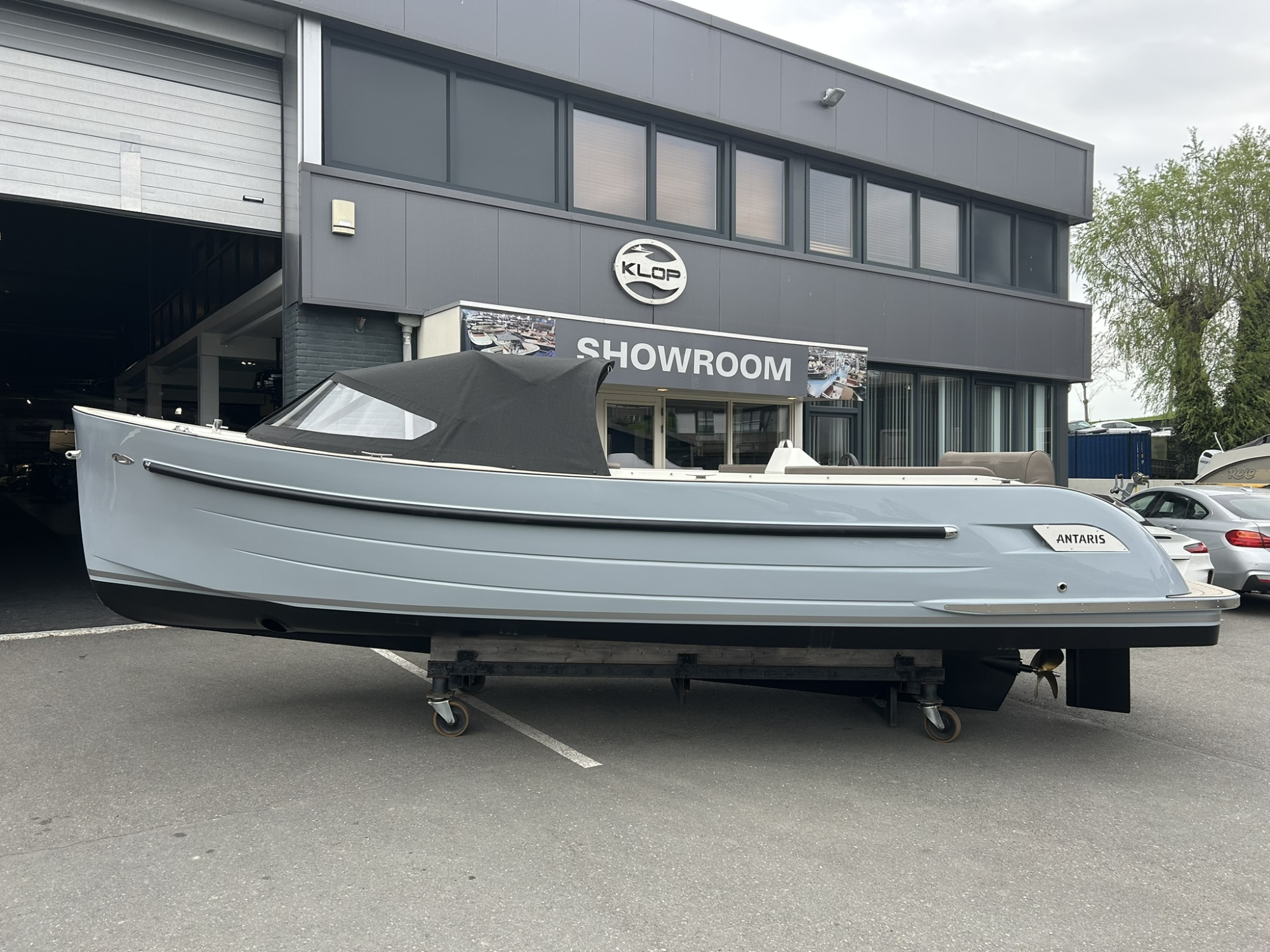 Antaris Sixty7 met Vetus 52 pk in RAL 7001 op voorraad! hoofdfoto: 1