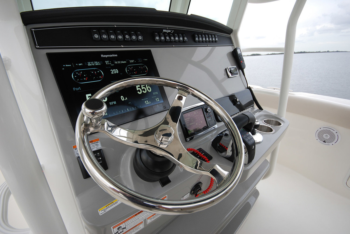 Boston Whaler 330 Outrage