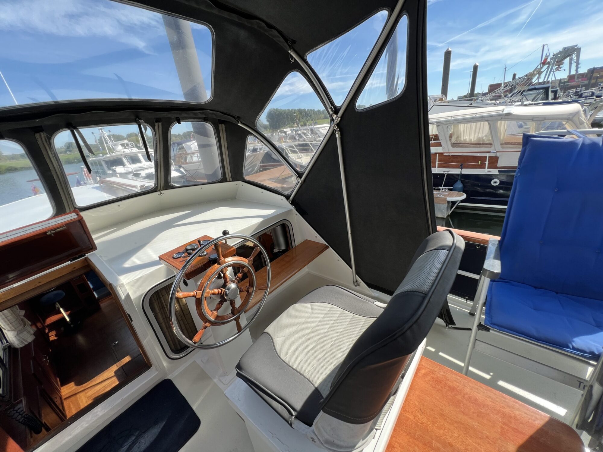 Beachcraft 11.30 AK Cabrio