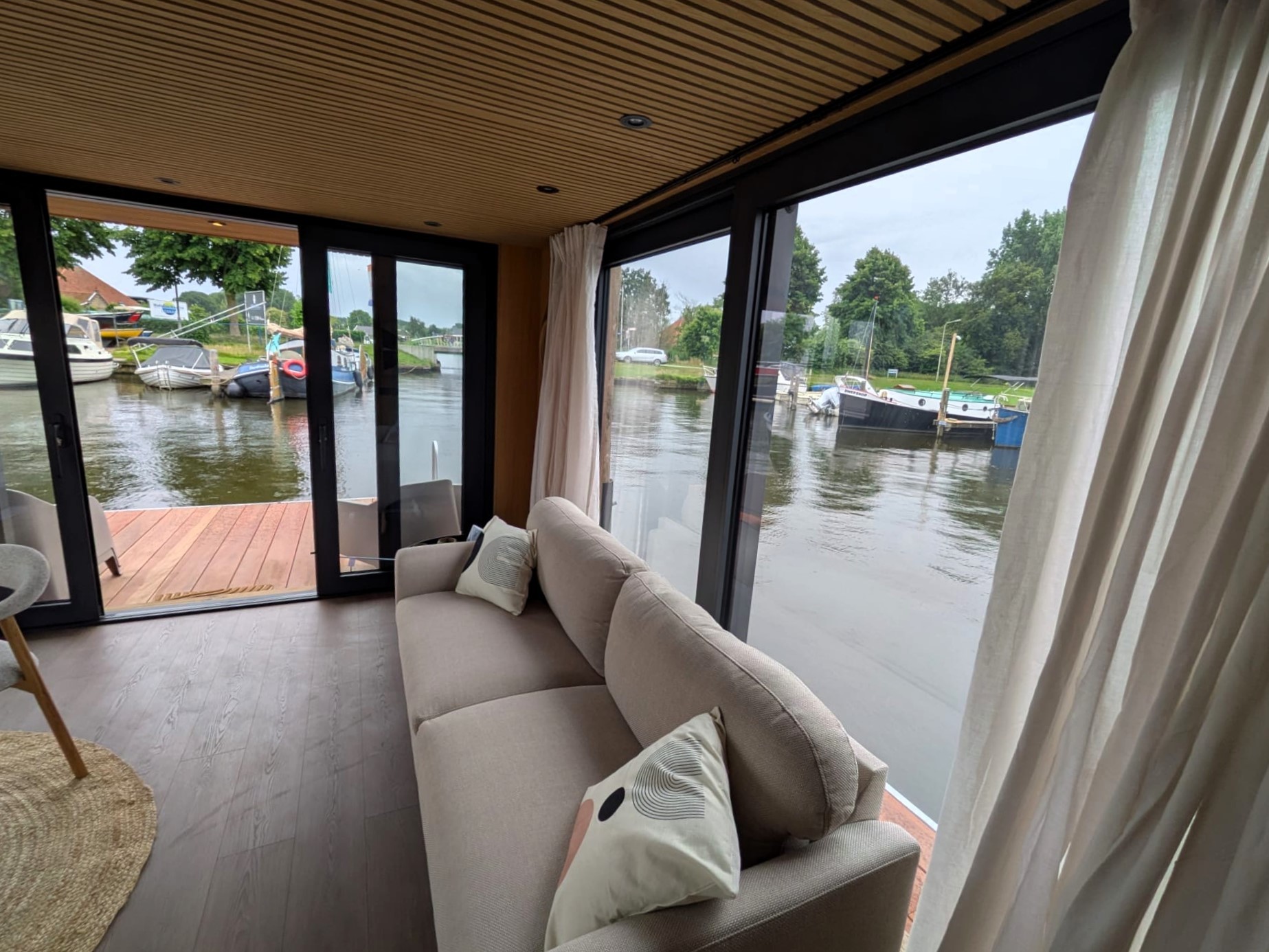 Surla 12 Houseboat Terherne (koop)ligplaats Beschikbaar