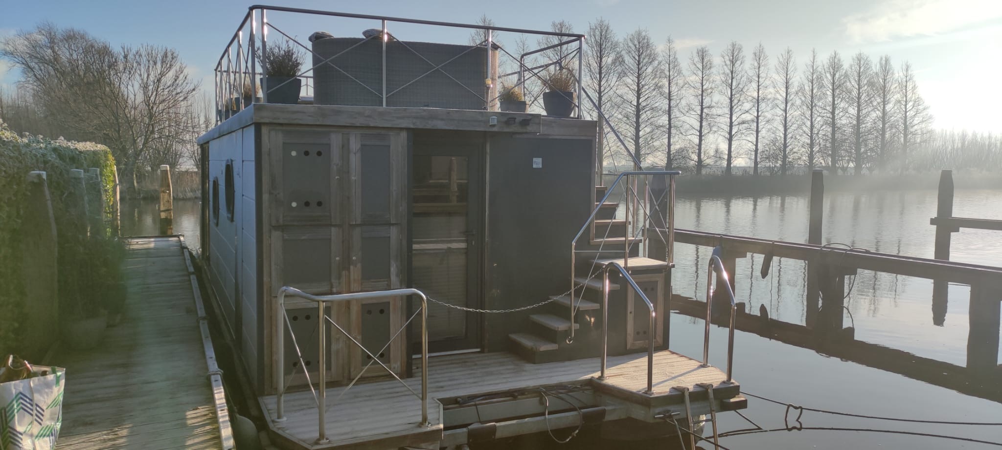 Campi 400 Per Direct Irnsum Ligplaats (Houseboat)