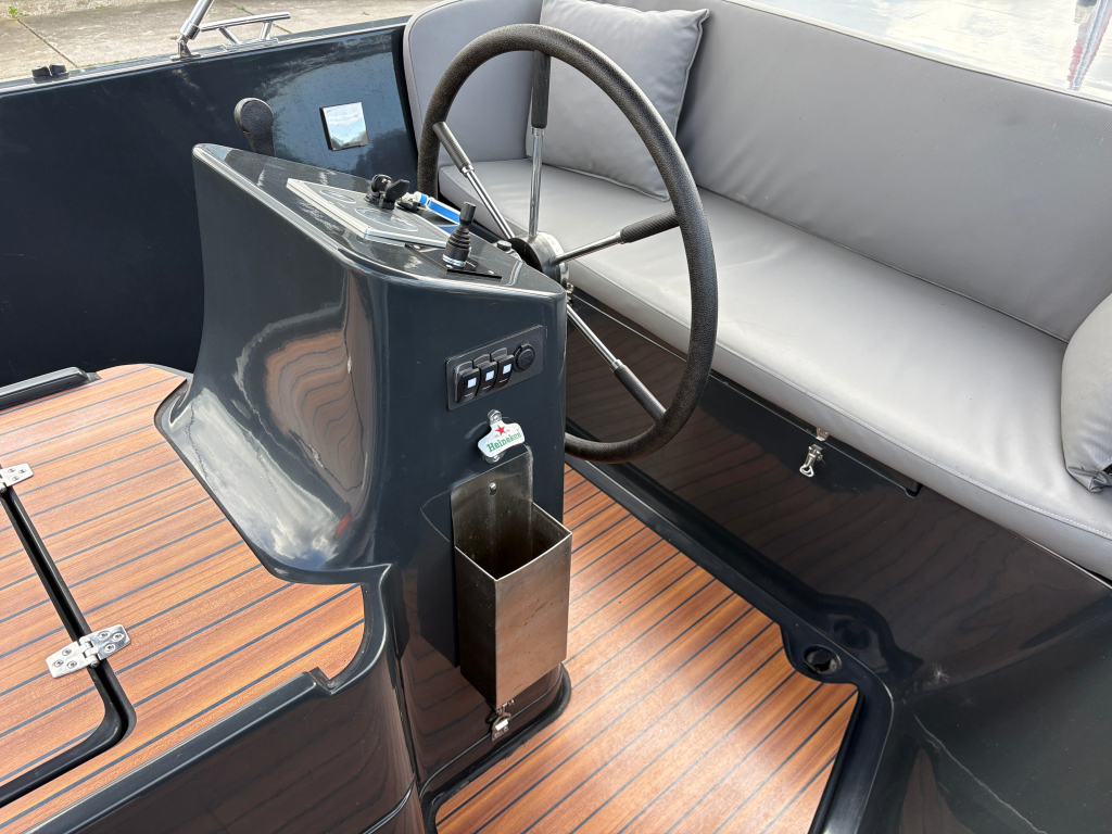 Escape 750 ( 2015) 