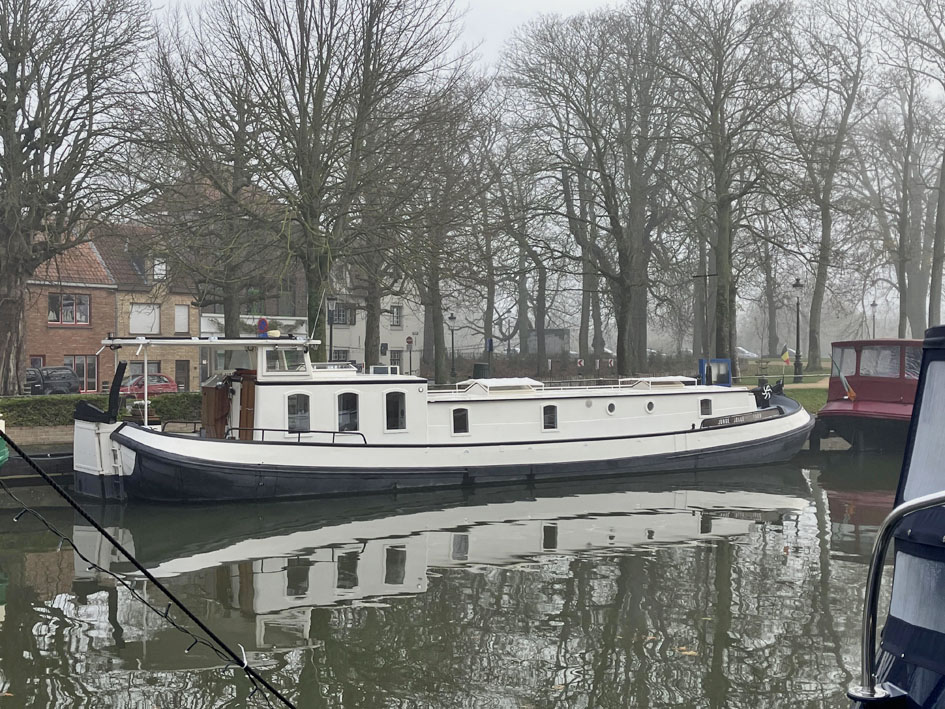Varend Woonschip Skutsje 17.12