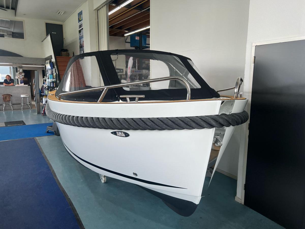 Maxima 620 Retro Tender