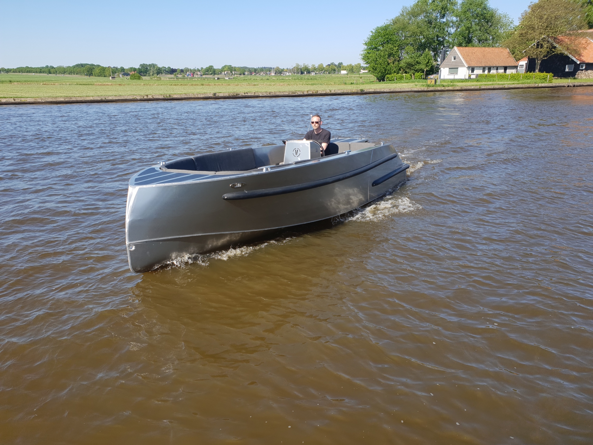 Van Vossen VanVossen Tender 650 (sport)