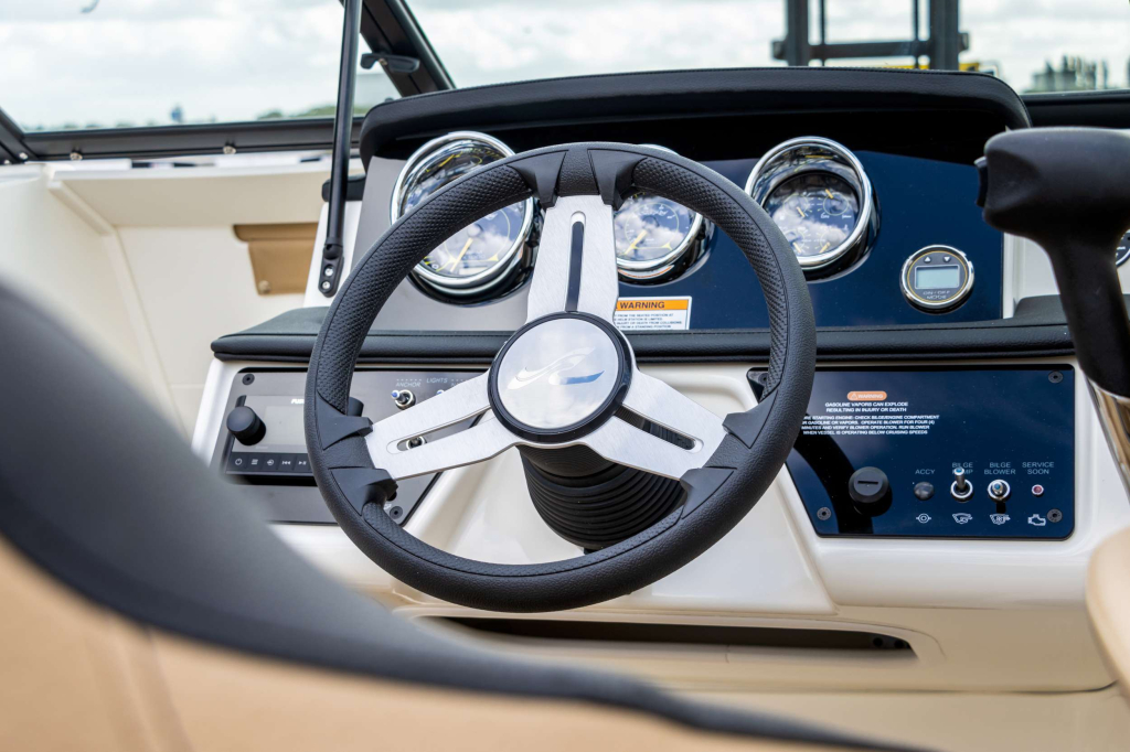 Sea Ray SPX 210