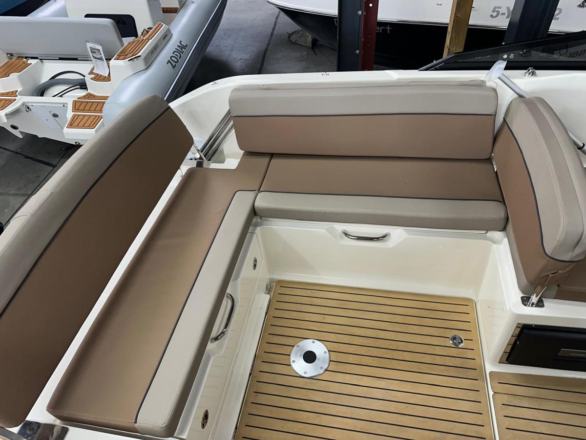 Quicksilver 675 Activ Cruiser