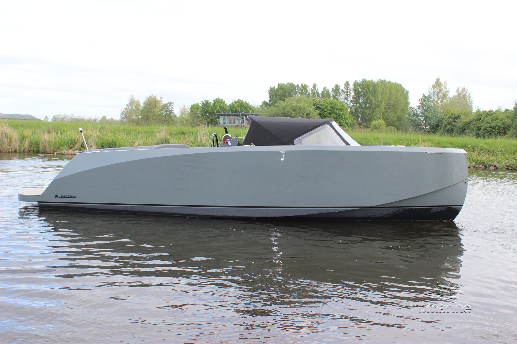 Blackfish Reallife 750 Cabin