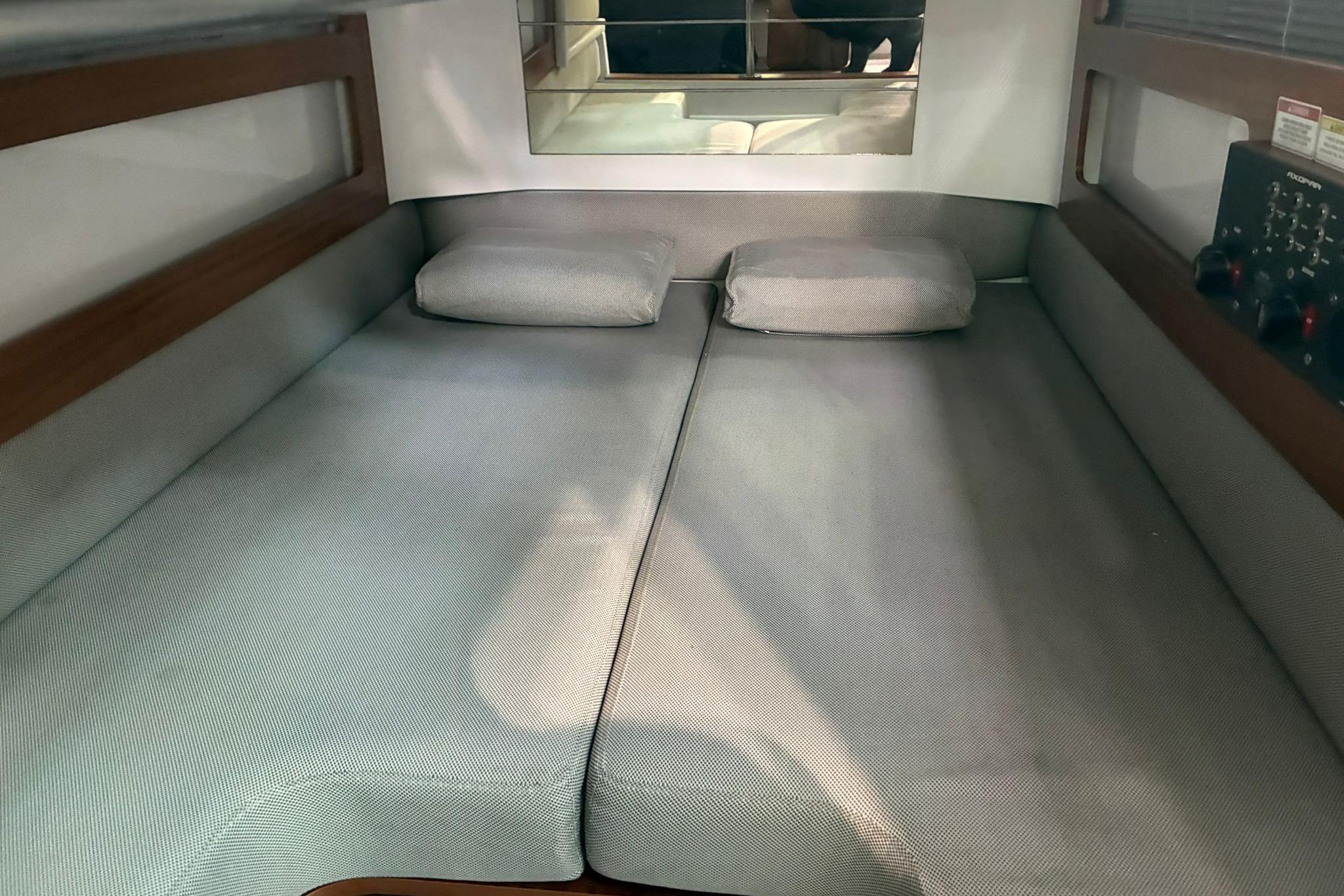 Axopar 28 CABIN
