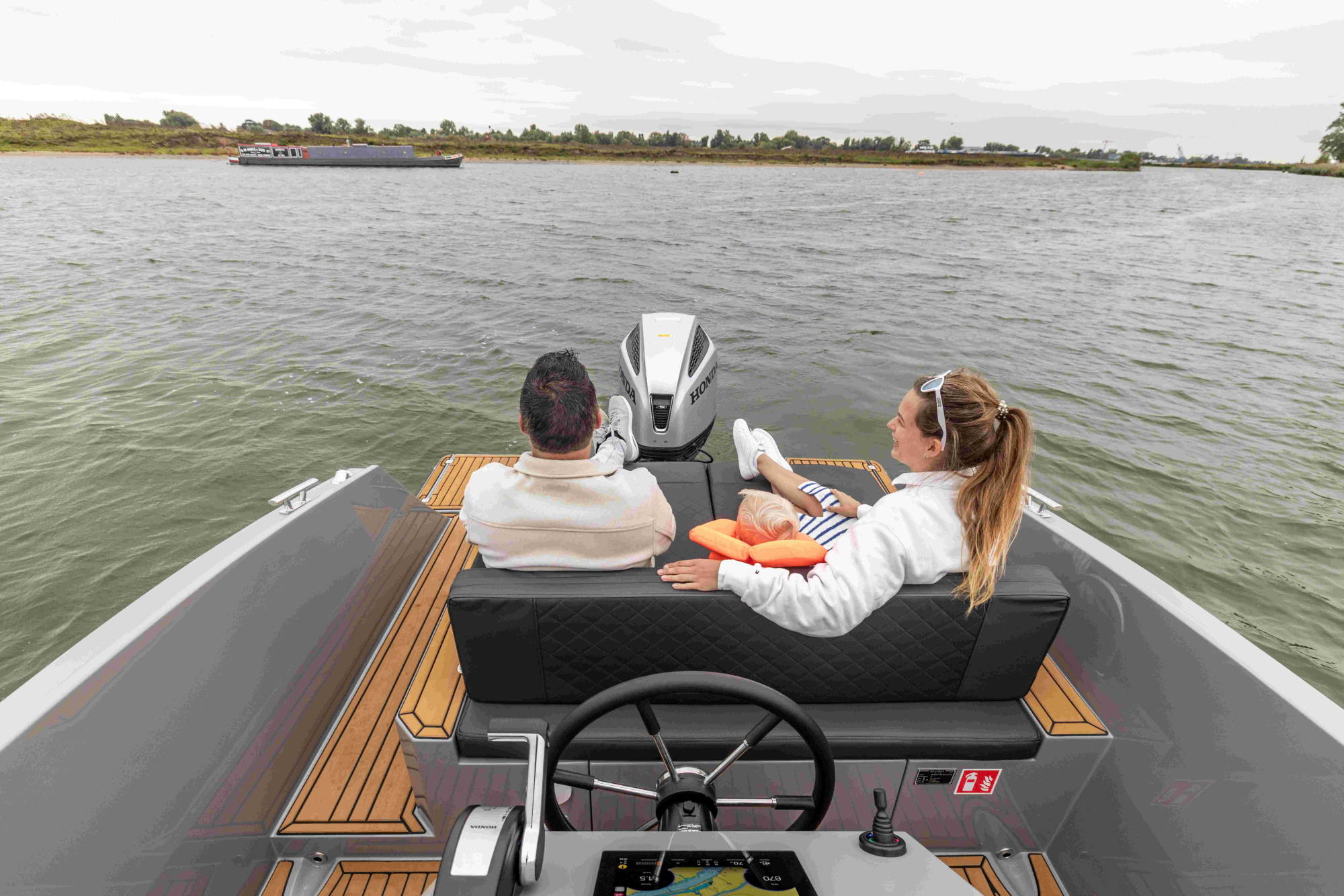 Maxima Boats 680 Sport Lounge