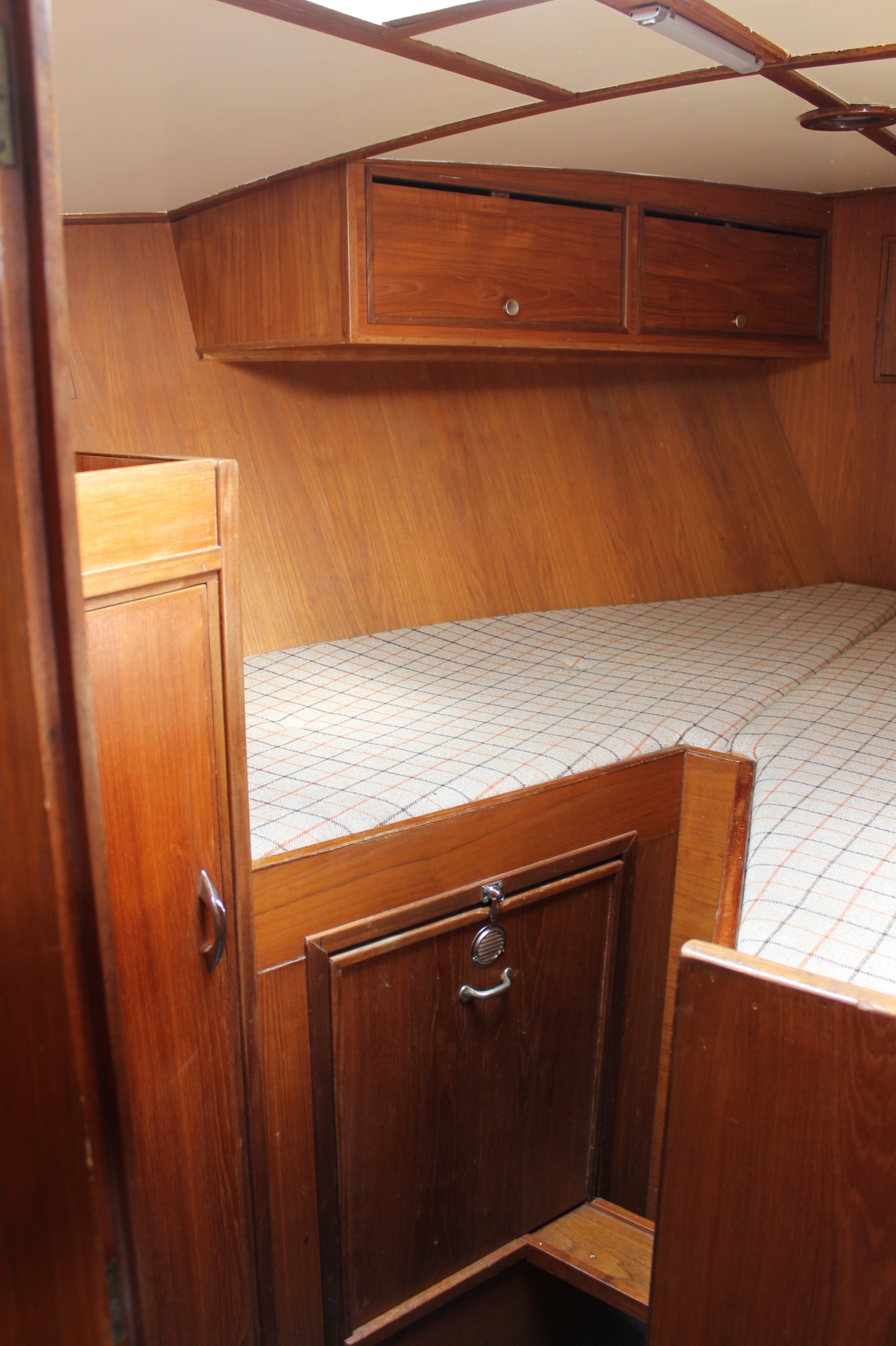 Pieter Beeldsnijder Gouwzee 3A