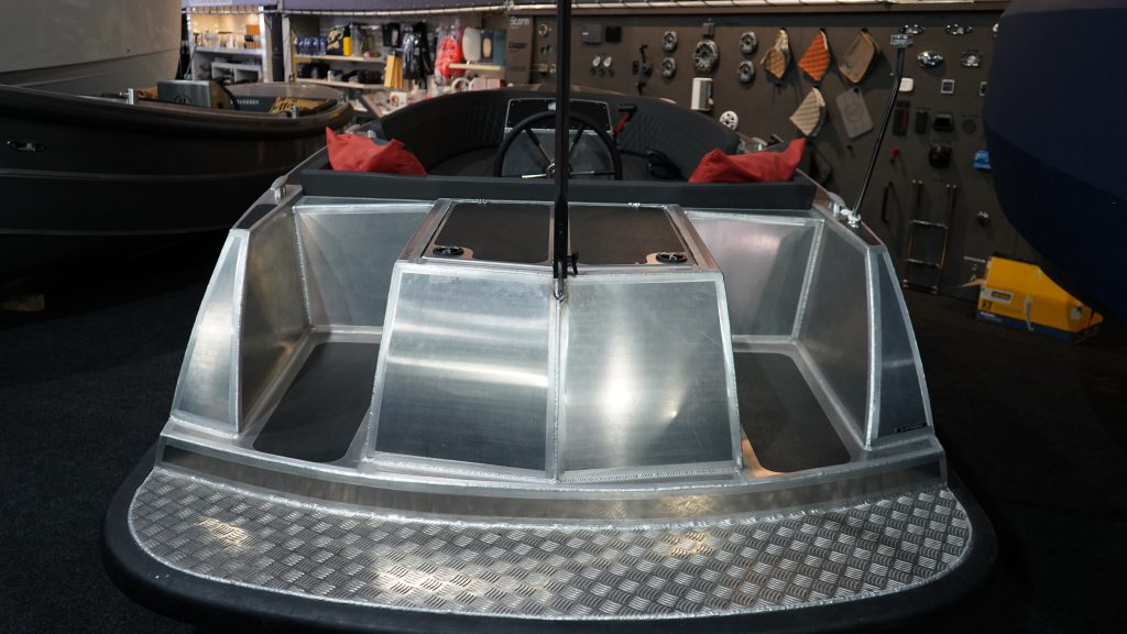 Van Vossen 600 Tender & ZONDAGS GEOPEND