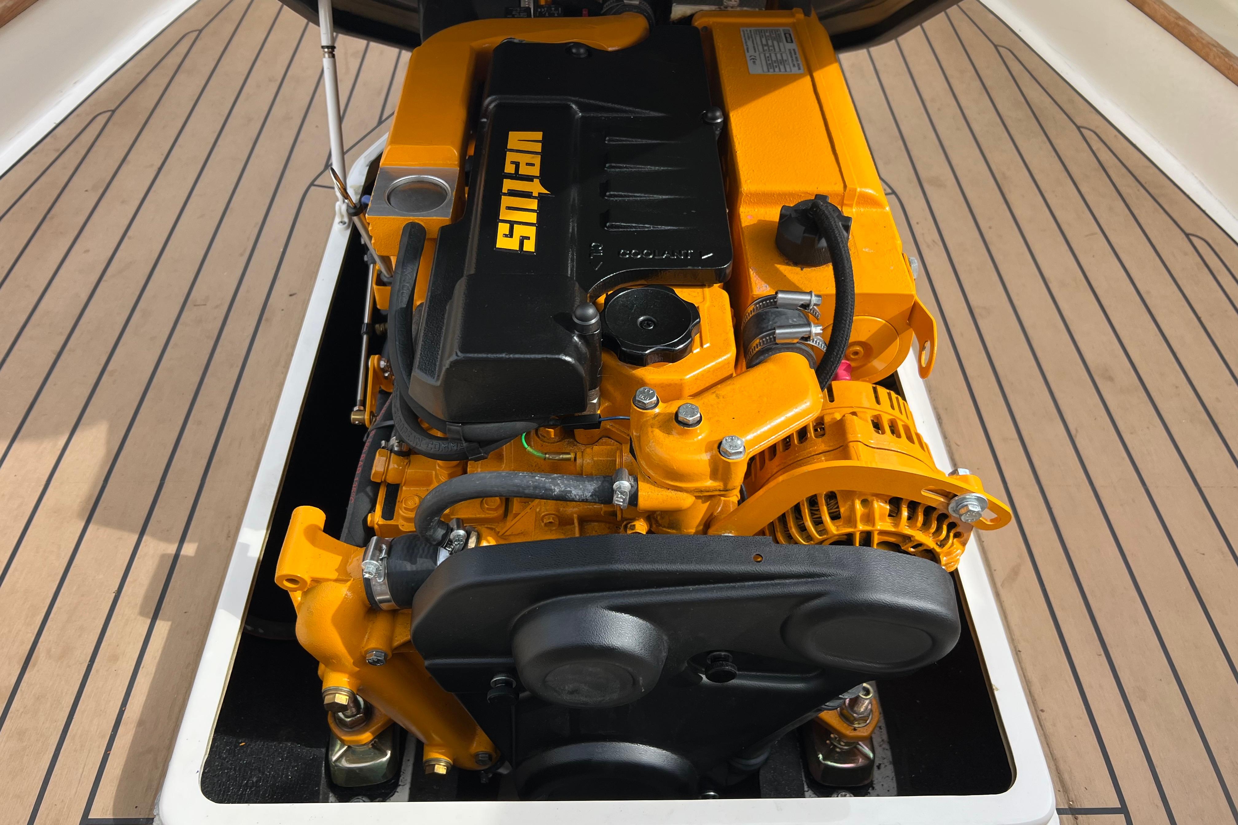 Interboat Intender 780