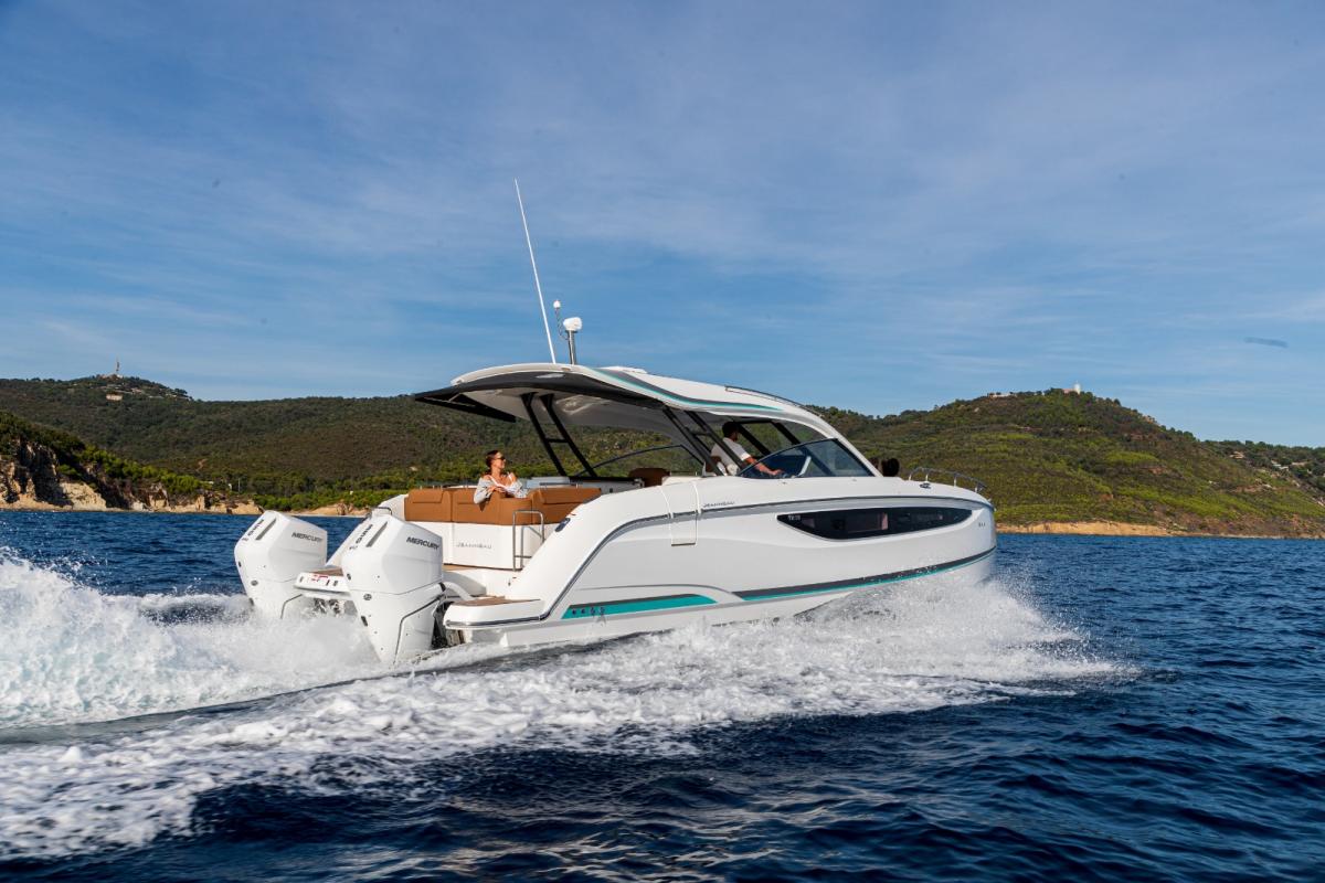 JEANNEAU TH38 Twin-Hull