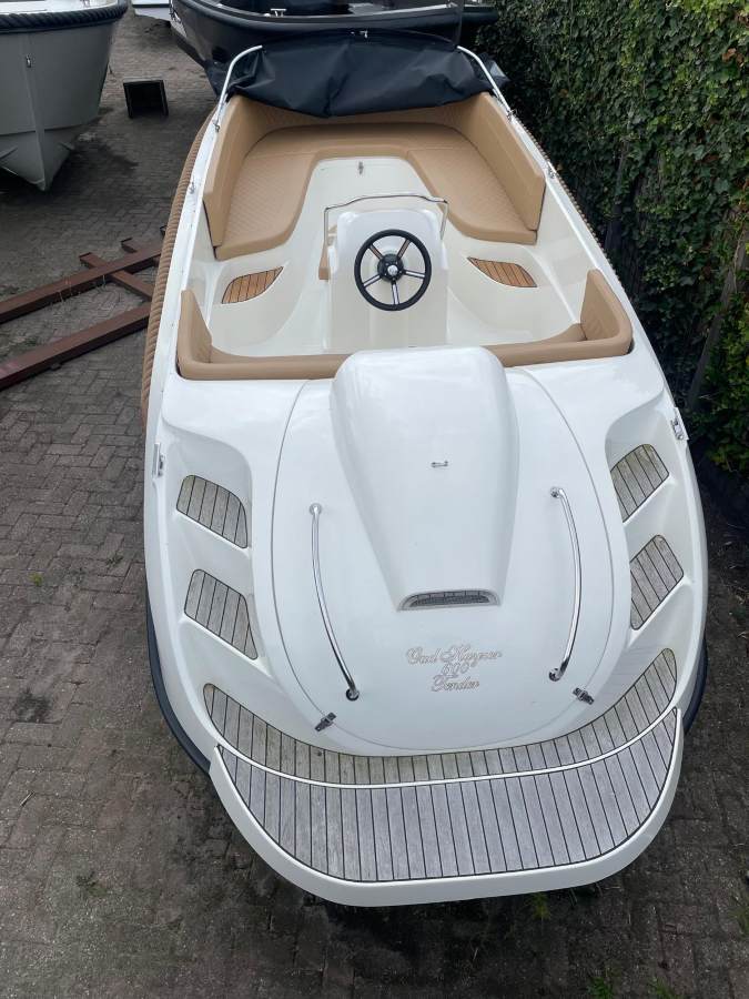 Oud Huijzer 600 Tender vaarklaar 30pk