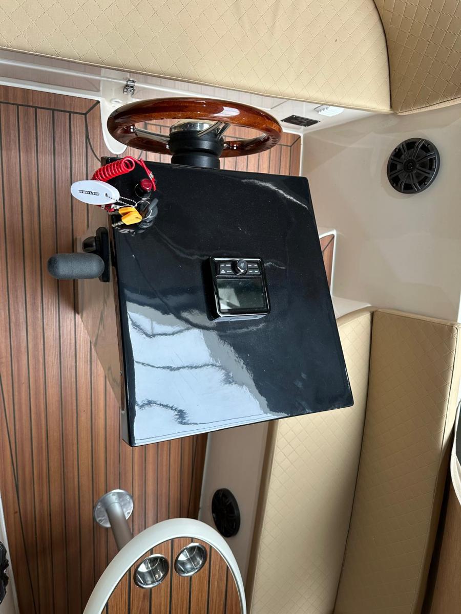 Lago Amore 595 Tender