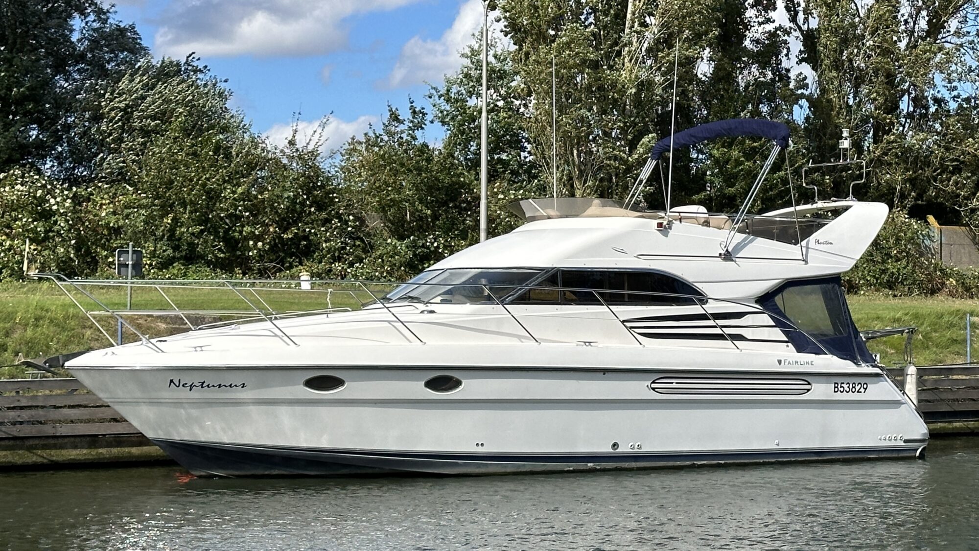 Fairline Phantom 40 Flybridge hoofdfoto: 1