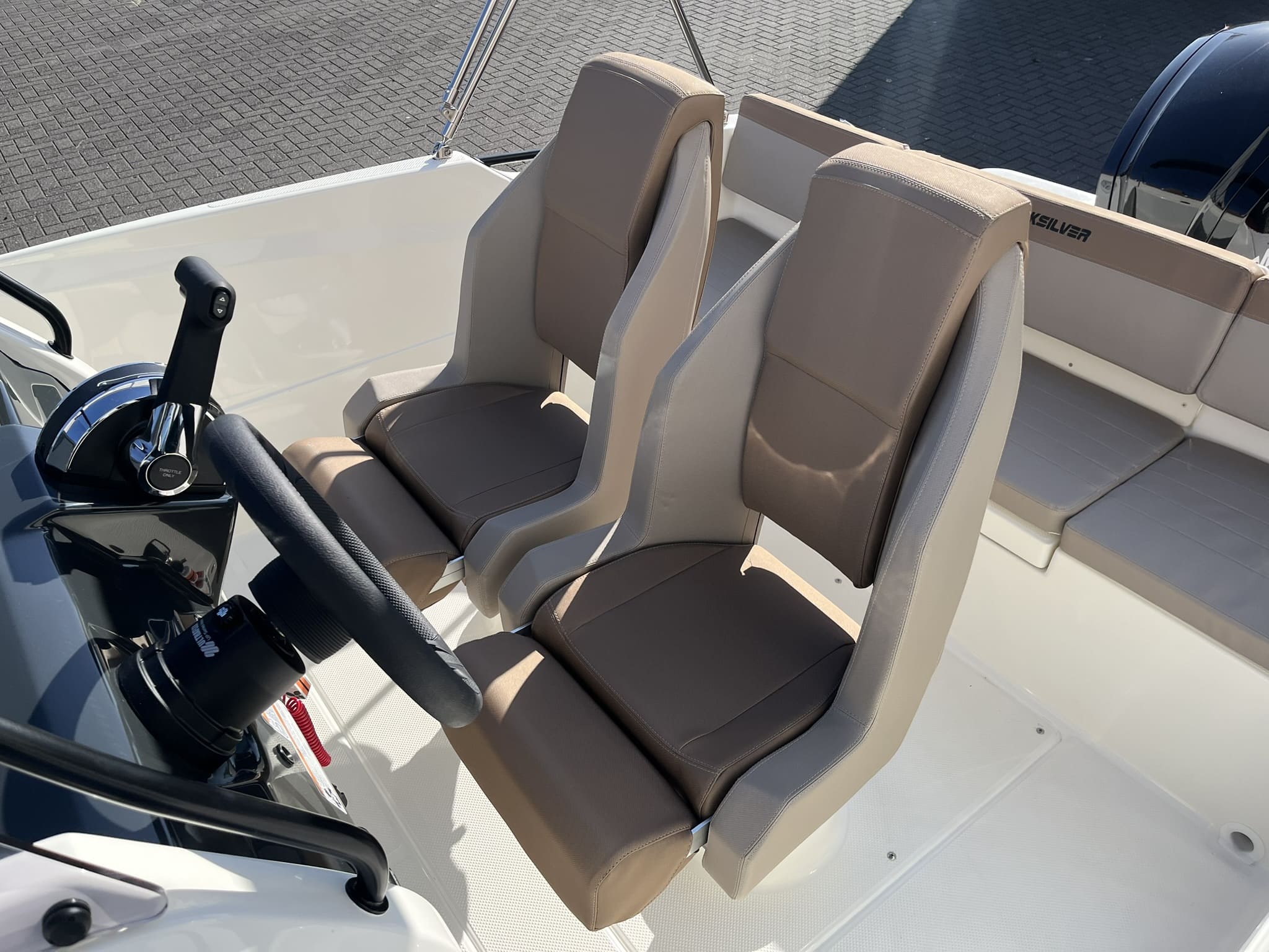 Quicksilver 555 Open