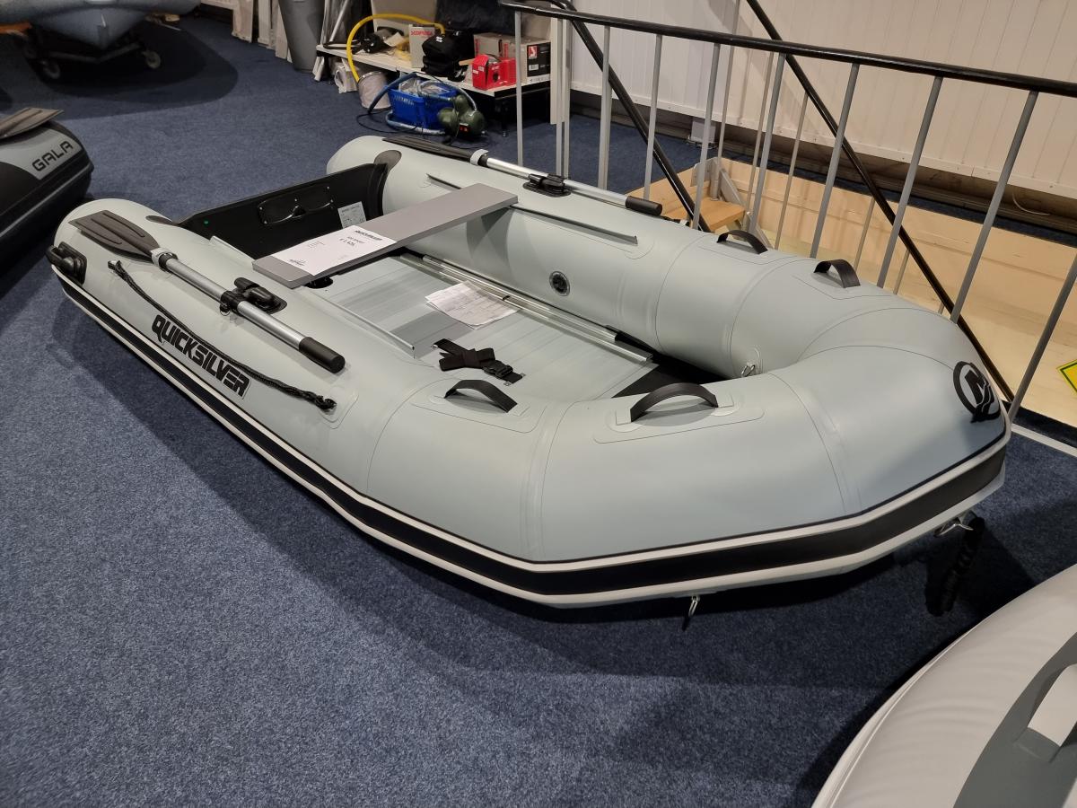 Quicksilver 300 Sport
