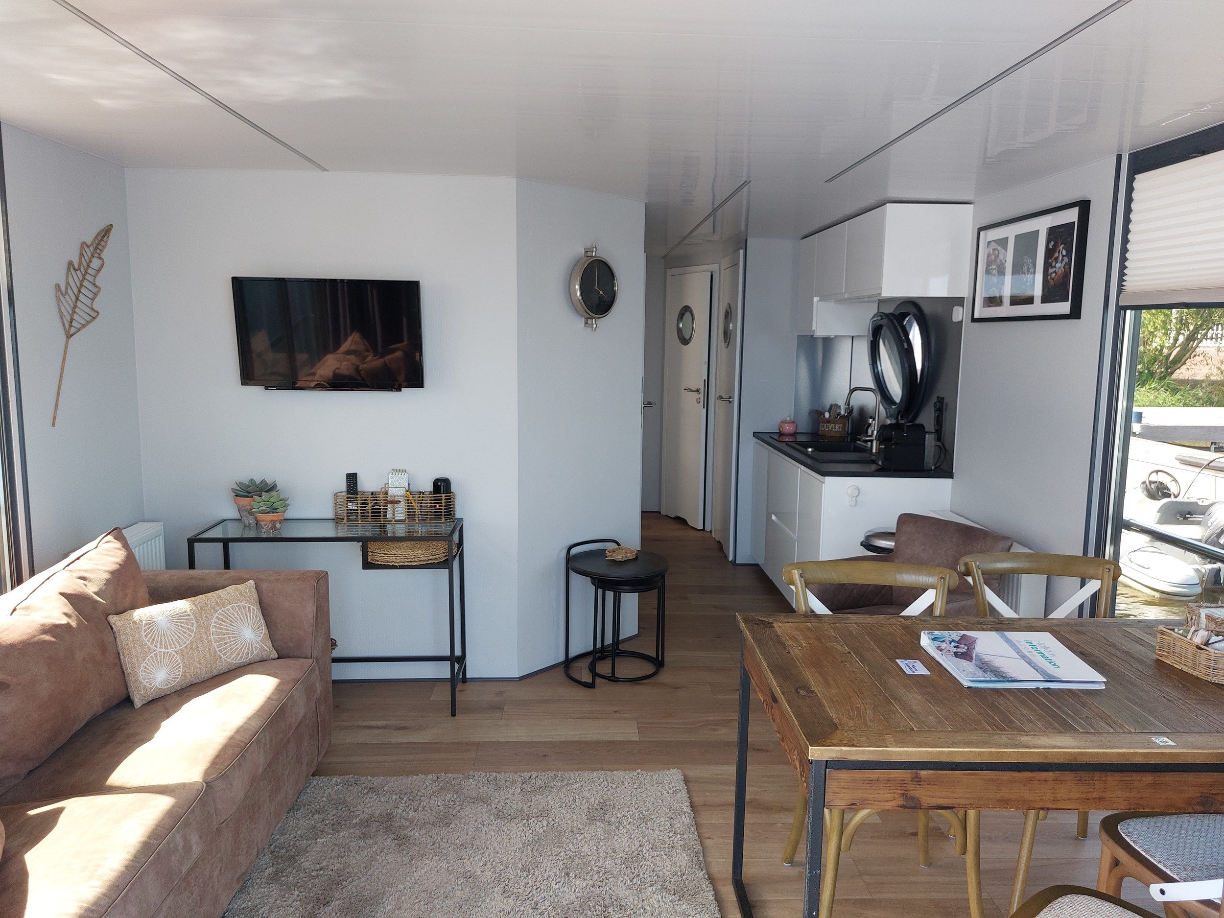 La Mare Houseboat Apartboat L Long