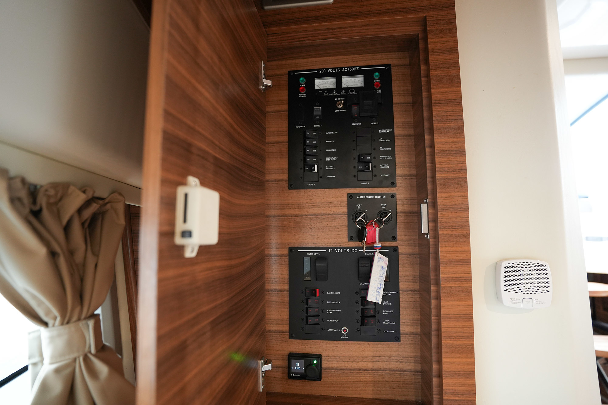 Sea Ray Sundancer 320