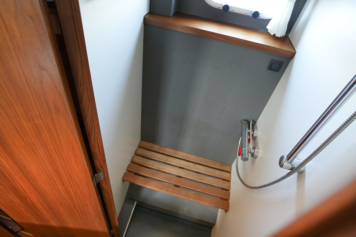 Linssen Grand Sturdy 410 AC Variotop met stabilisator