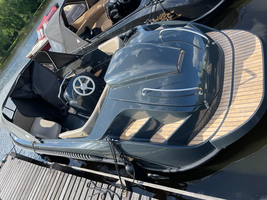 Oud Huijzer 600 Tender