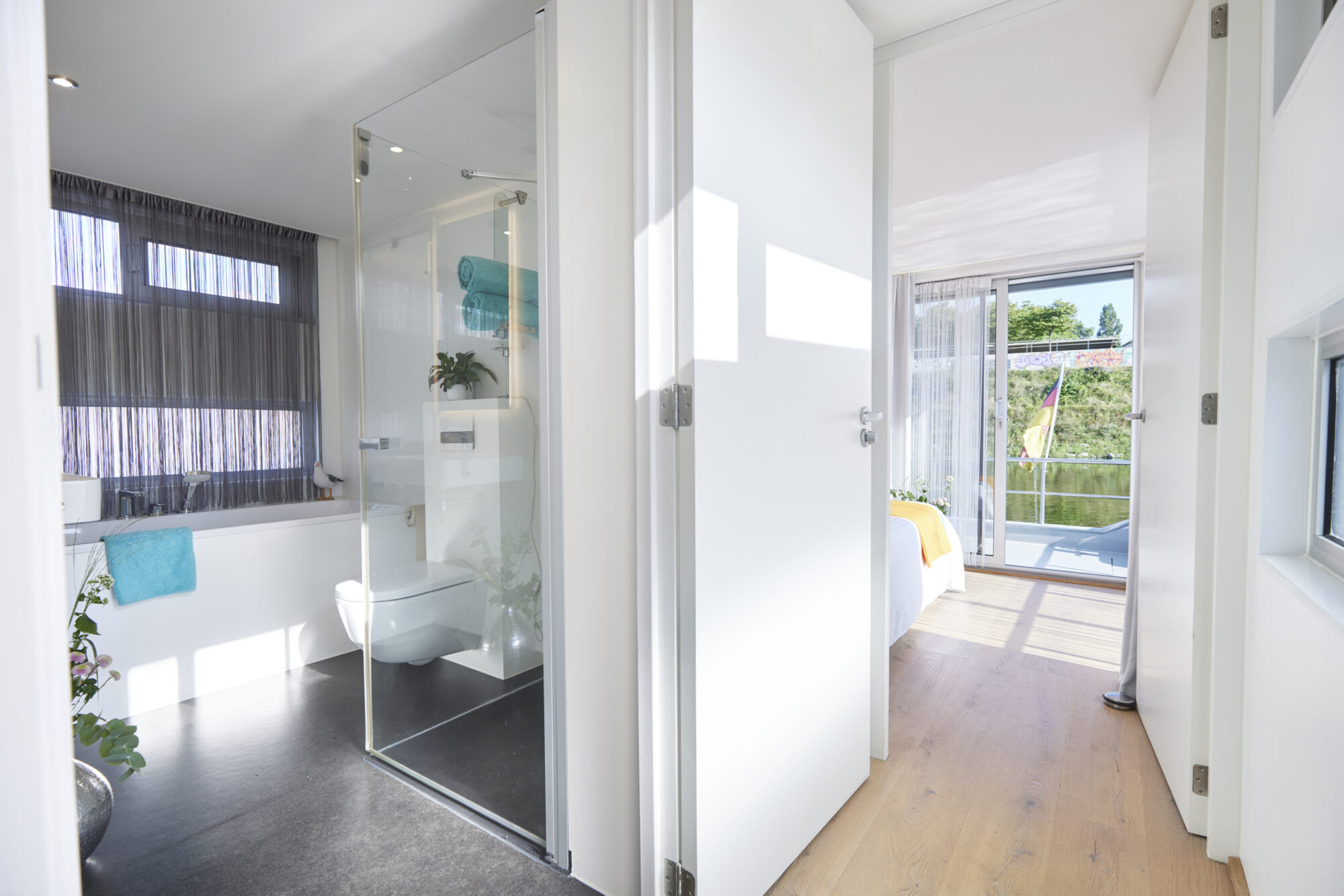 Motor Cruiser Home Traveller XXL Houseboat 1500