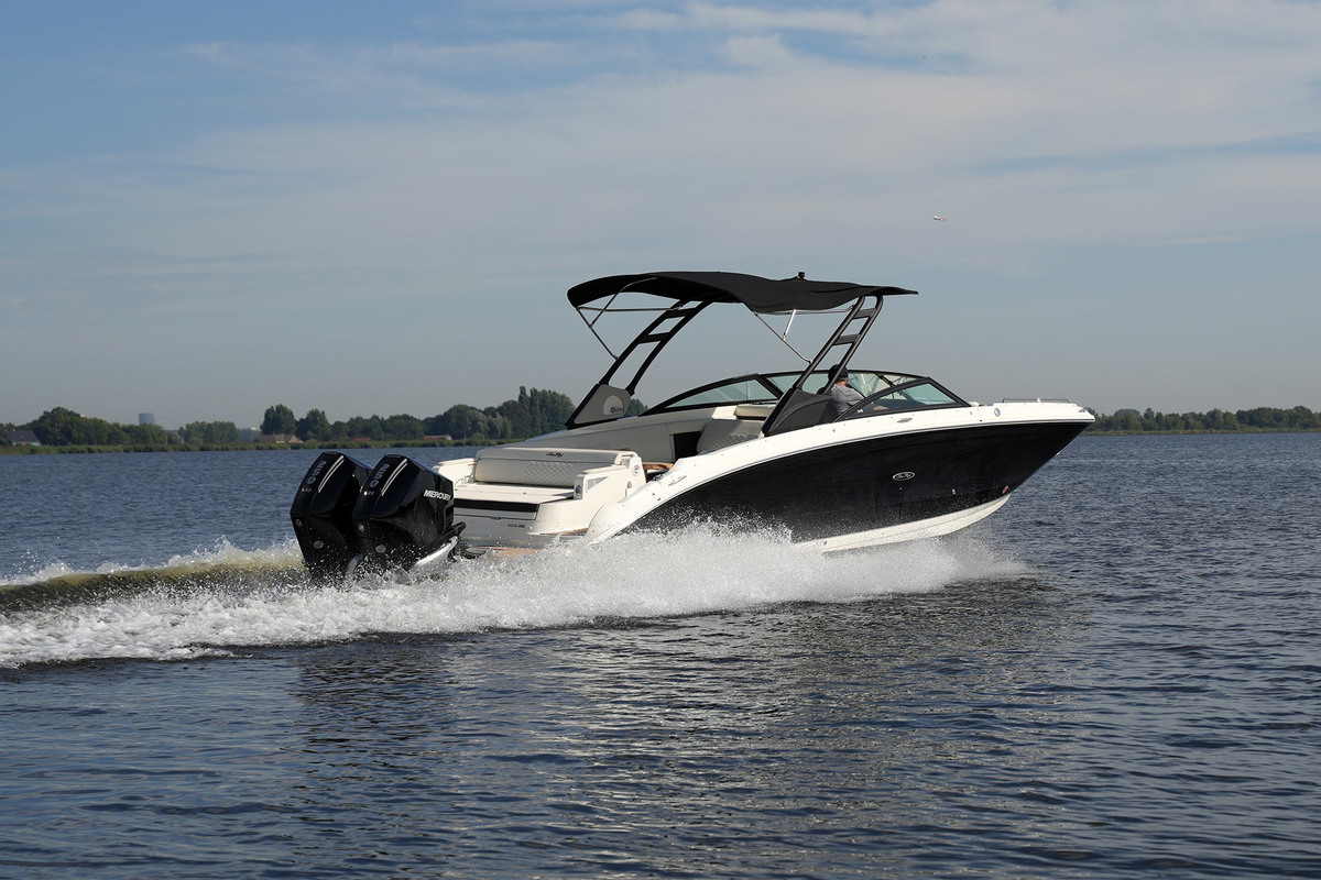 Sea Ray SDX 290 Outboard