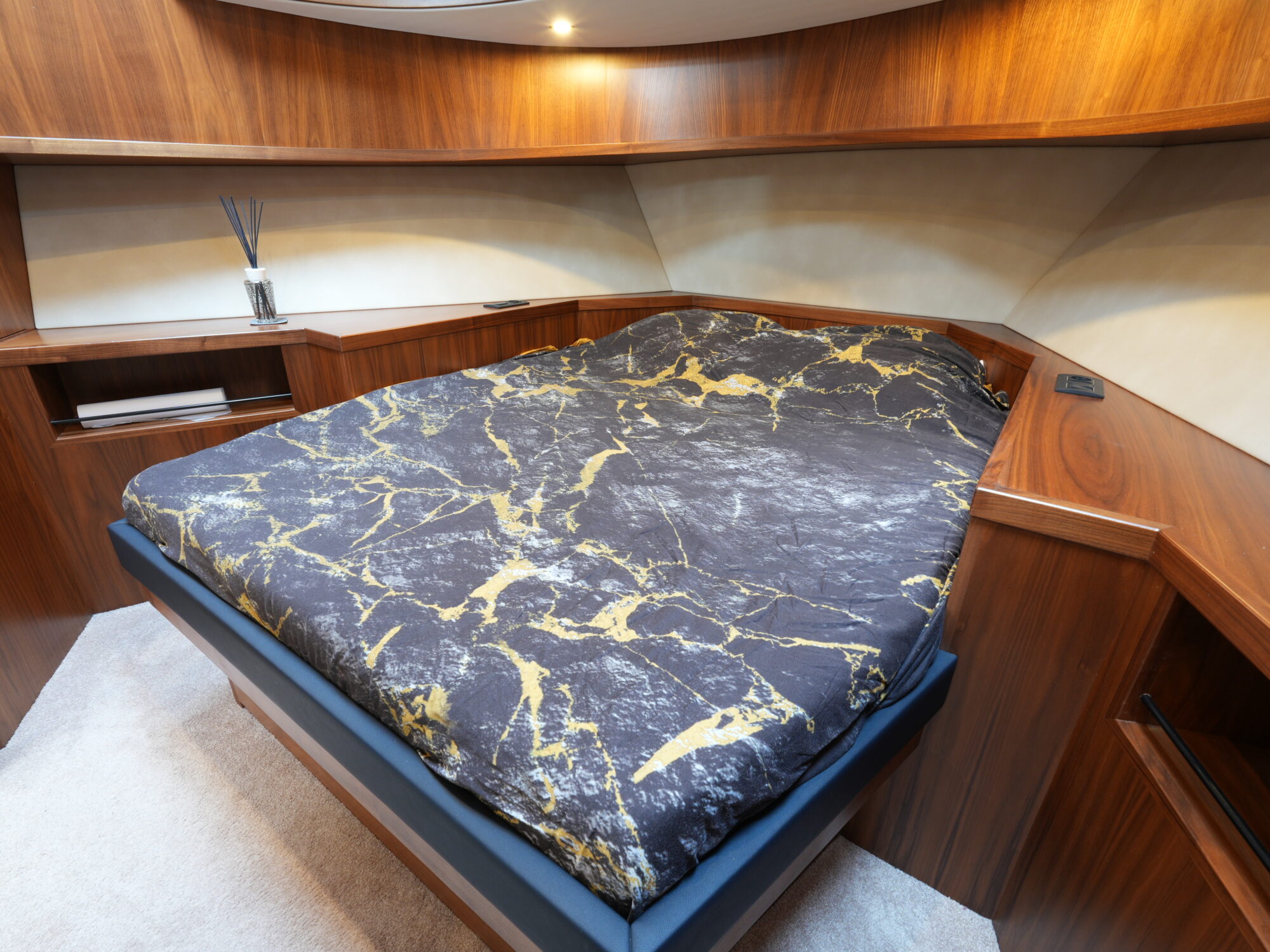 Van den Hoven Executive 15.00 MK II