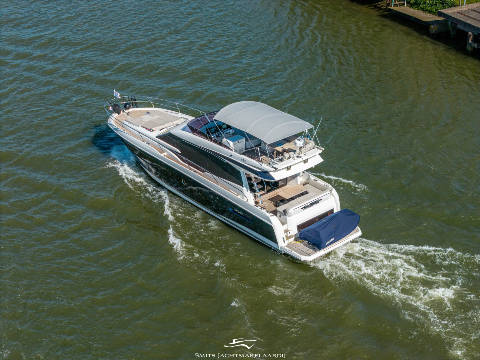 Prestige 590 Flybridge